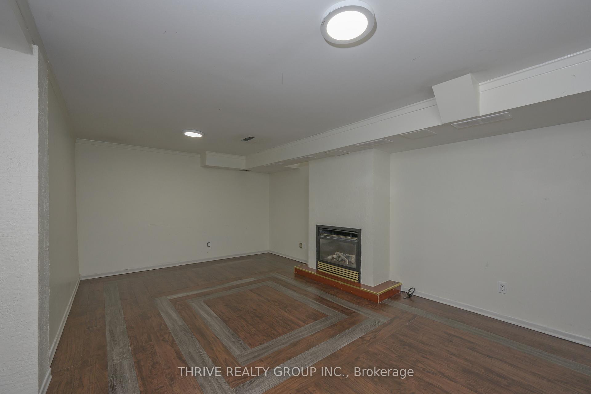 Photo 25 of 81 Beechbank Crescent, London, South X — HOMEH