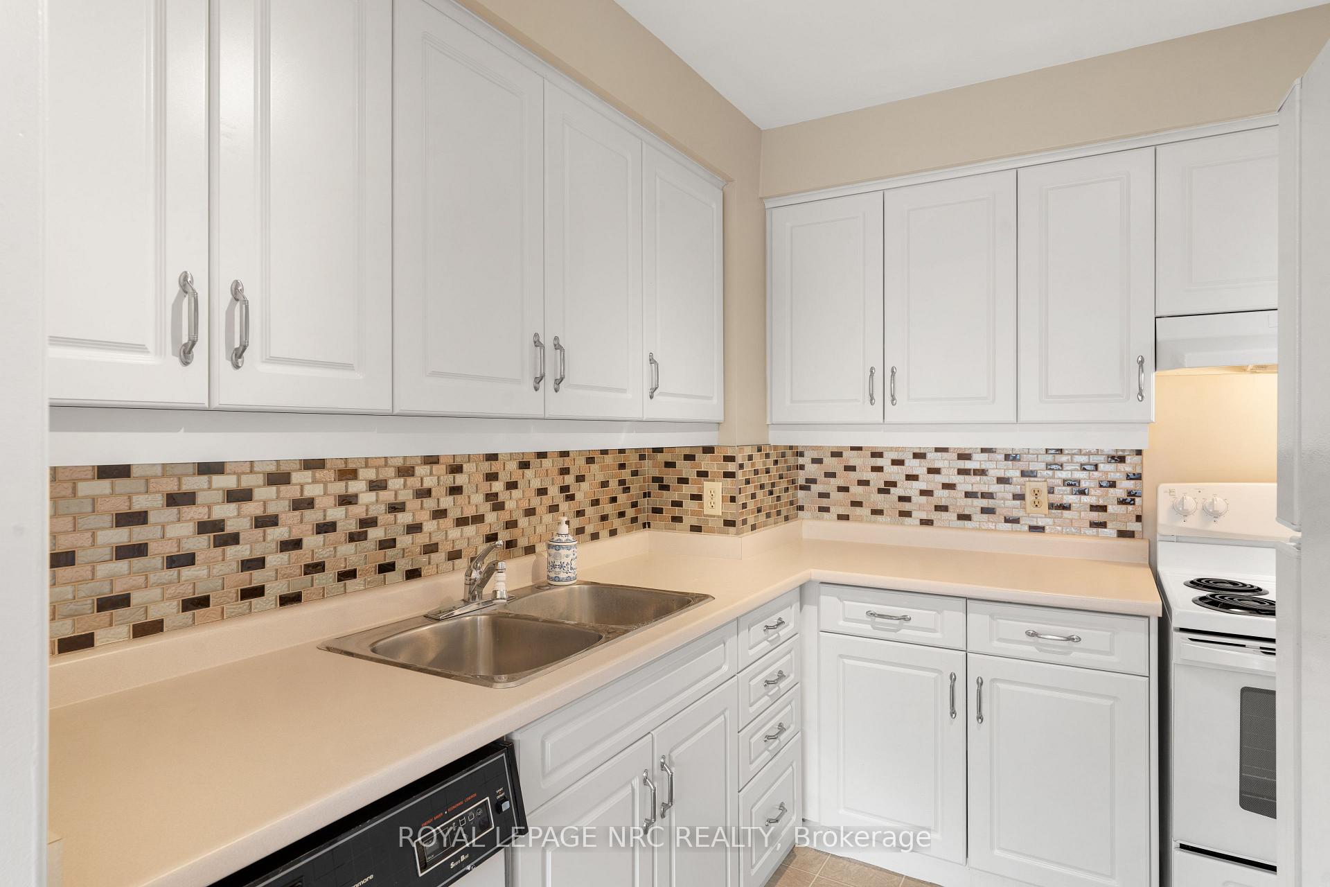 Photo 12 of Unit 81, 286 Cushman Road, St. Catharines, Carlton/Bunting — HOMEH