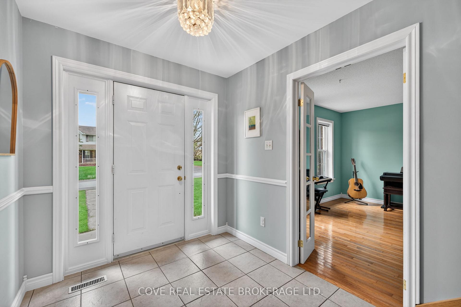 Photo 6 of 149 Salisbury Drive, Middlesex Centre, Birr — HOMEH