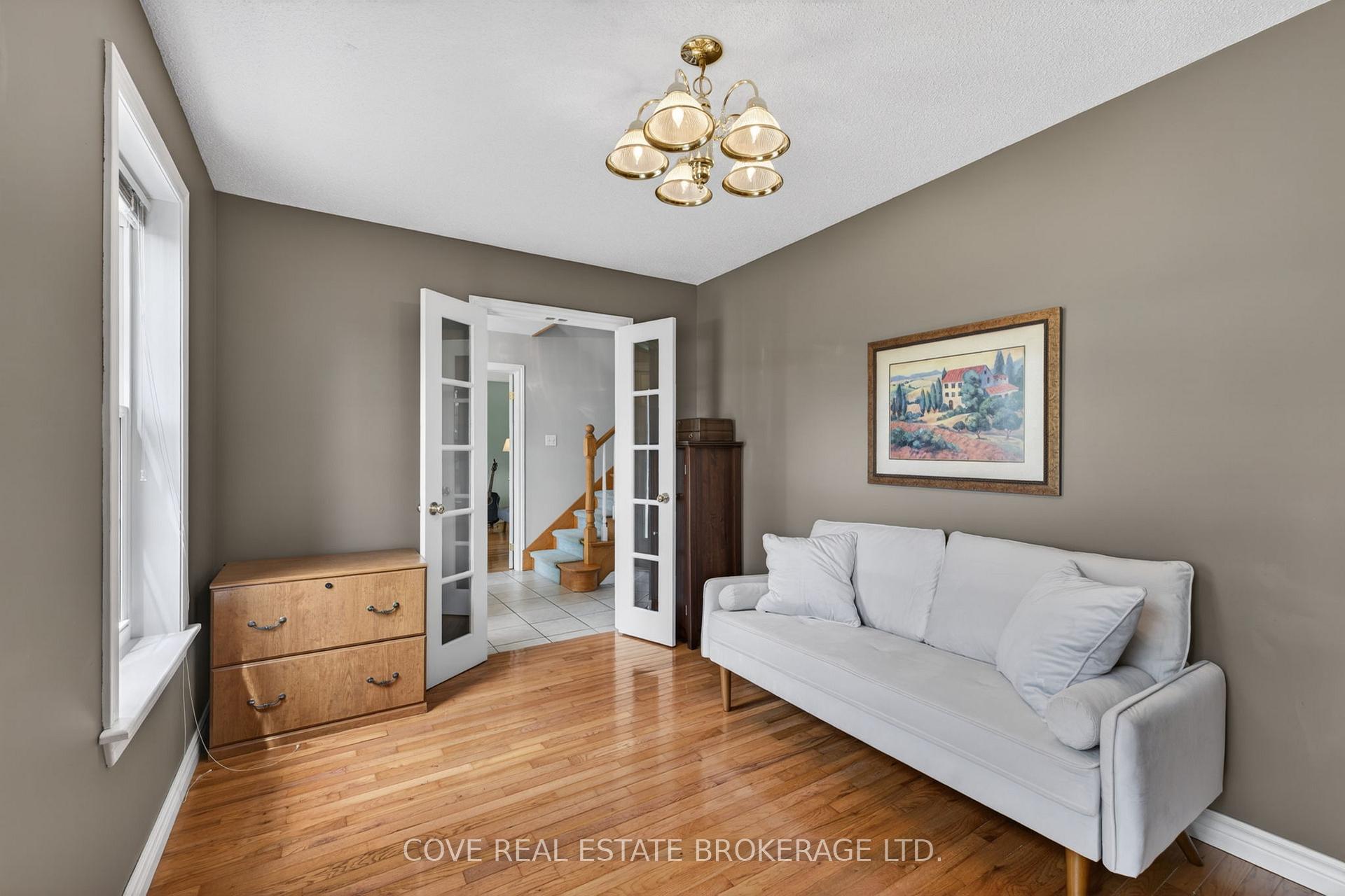Photo 8 of 149 Salisbury Drive, Middlesex Centre, Birr — HOMEH