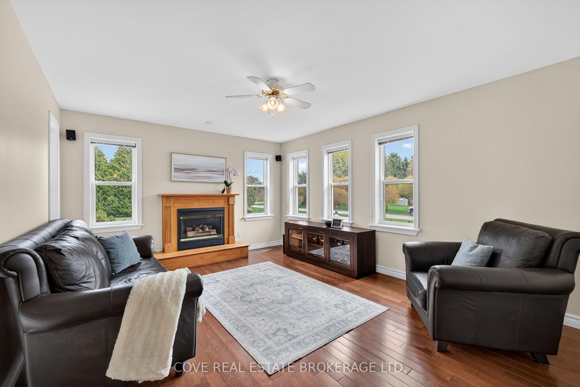 Photo 11 of 149 Salisbury Drive, Middlesex Centre, Birr — HOMEH