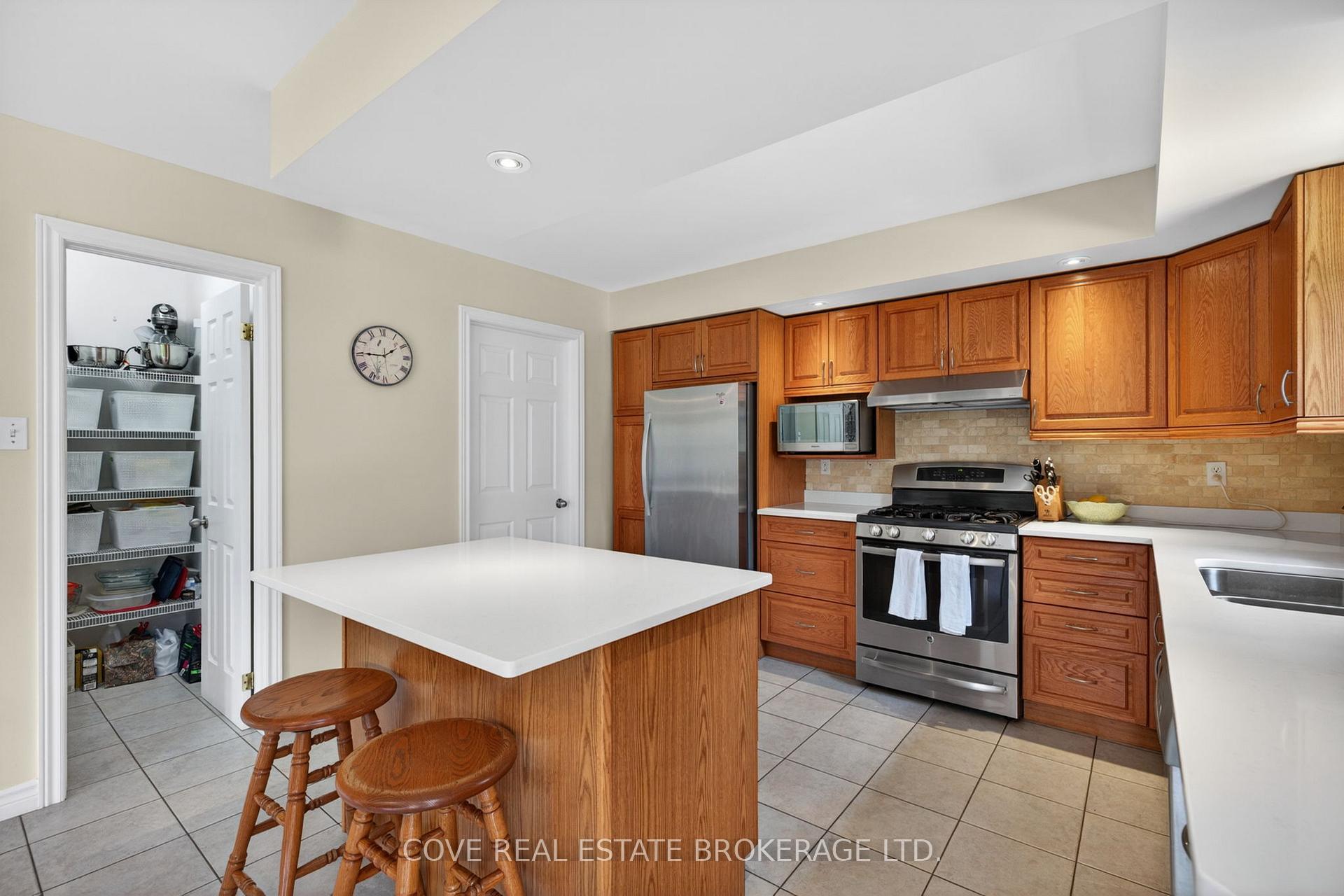 Photo 18 of 149 Salisbury Drive, Middlesex Centre, Birr — HOMEH