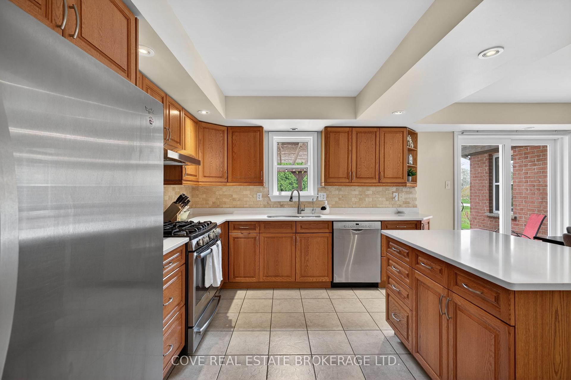 Photo 21 of 149 Salisbury Drive, Middlesex Centre, Birr — HOMEH