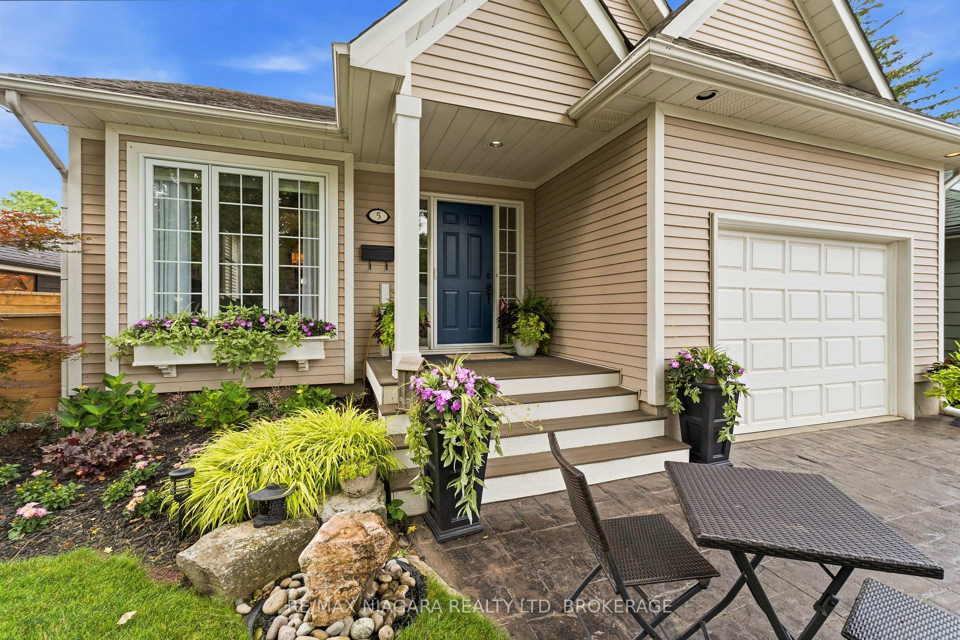 Photo 3 of 5 Graham Avenue, St. Catharines, Port Dalhousie — HOMEH