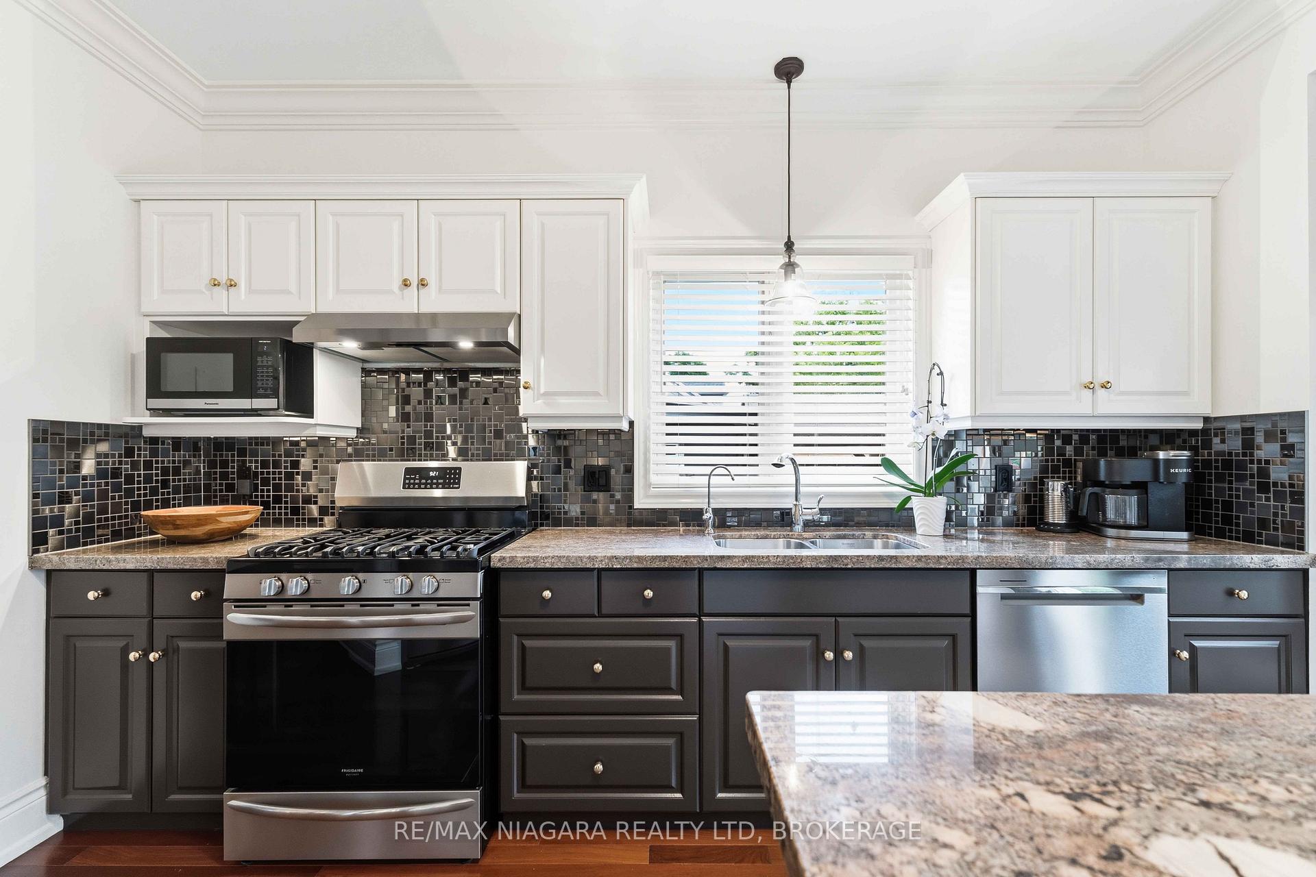 Photo 13 of 5 Graham Avenue, St. Catharines, Port Dalhousie — HOMEH