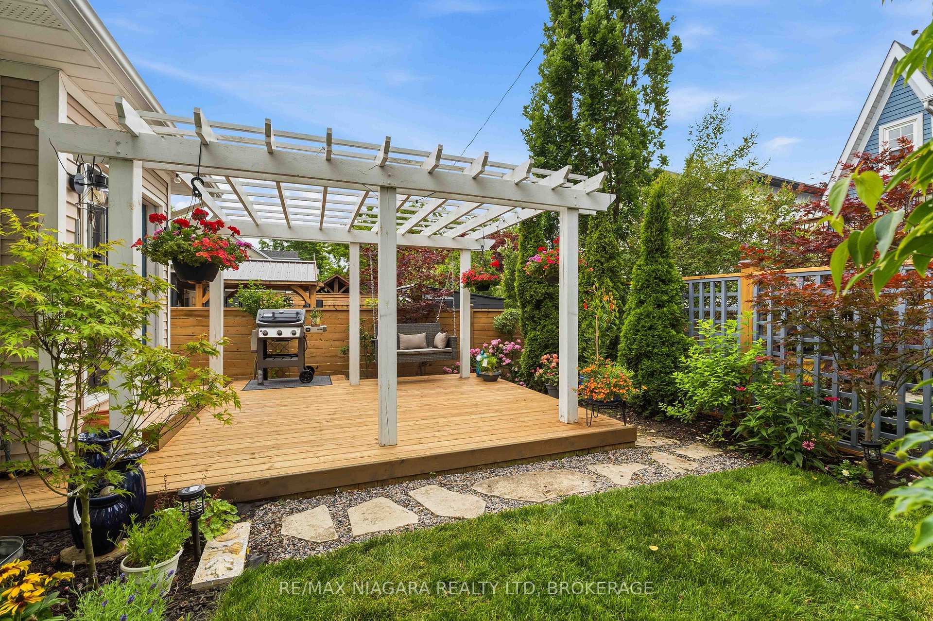 Photo 33 of 5 Graham Avenue, St. Catharines, Port Dalhousie — HOMEH