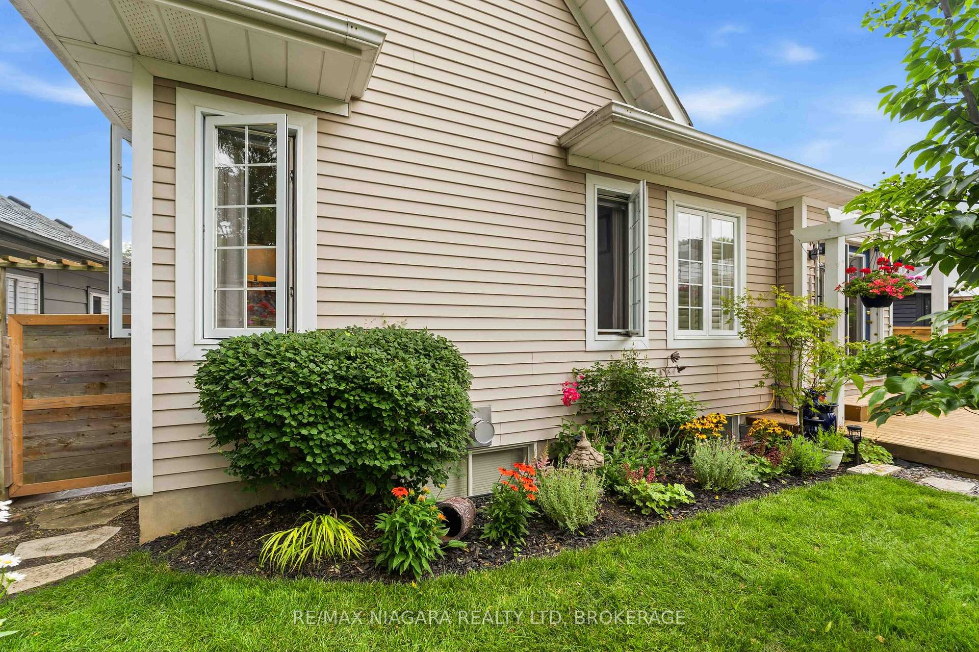 Photo 37 of 5 Graham Avenue, St. Catharines, Port Dalhousie — HOMEH