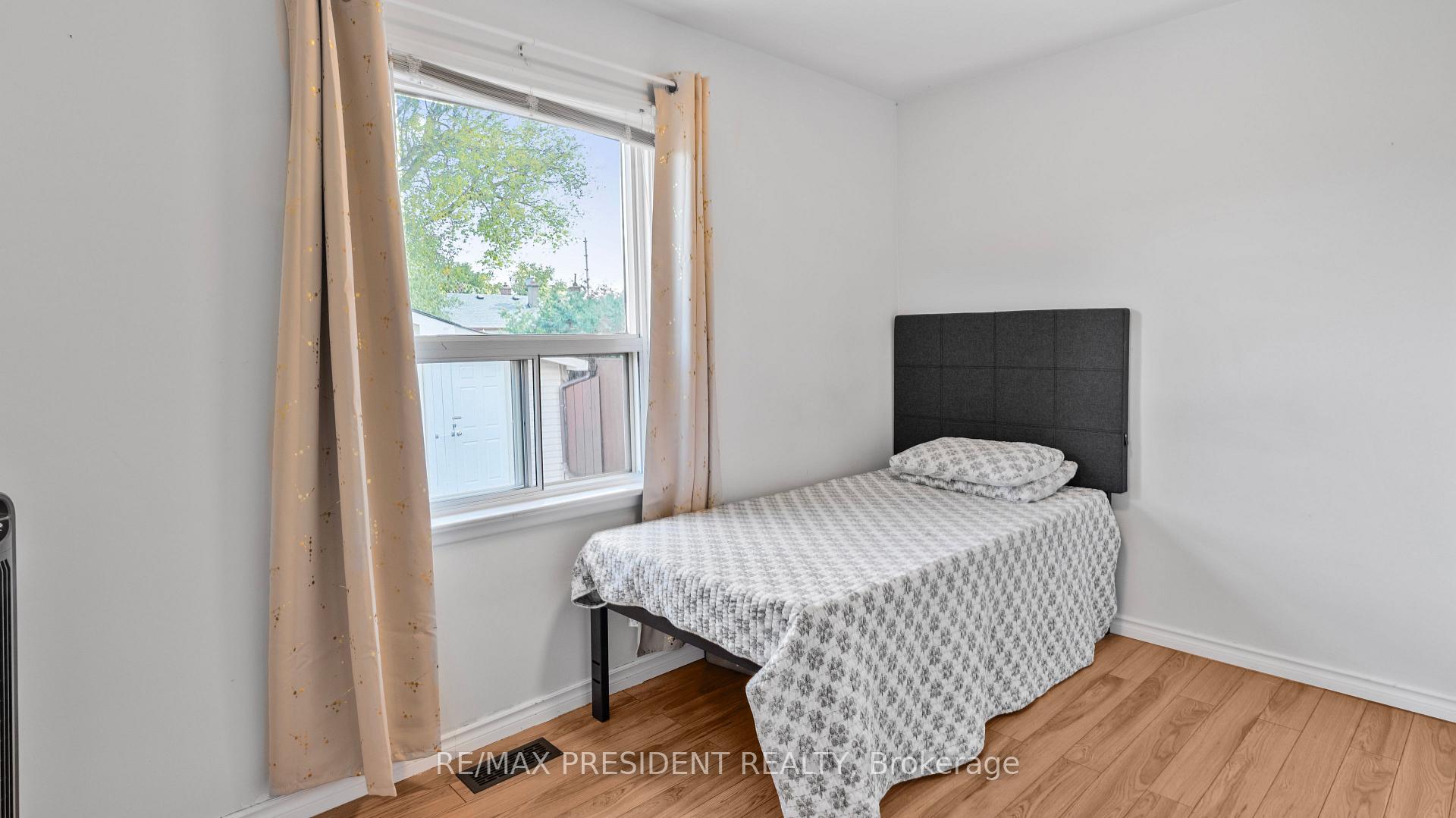 Photo 57 of 163 Prince Charles Drive, Halton Hills, Georgetown — HOMEH