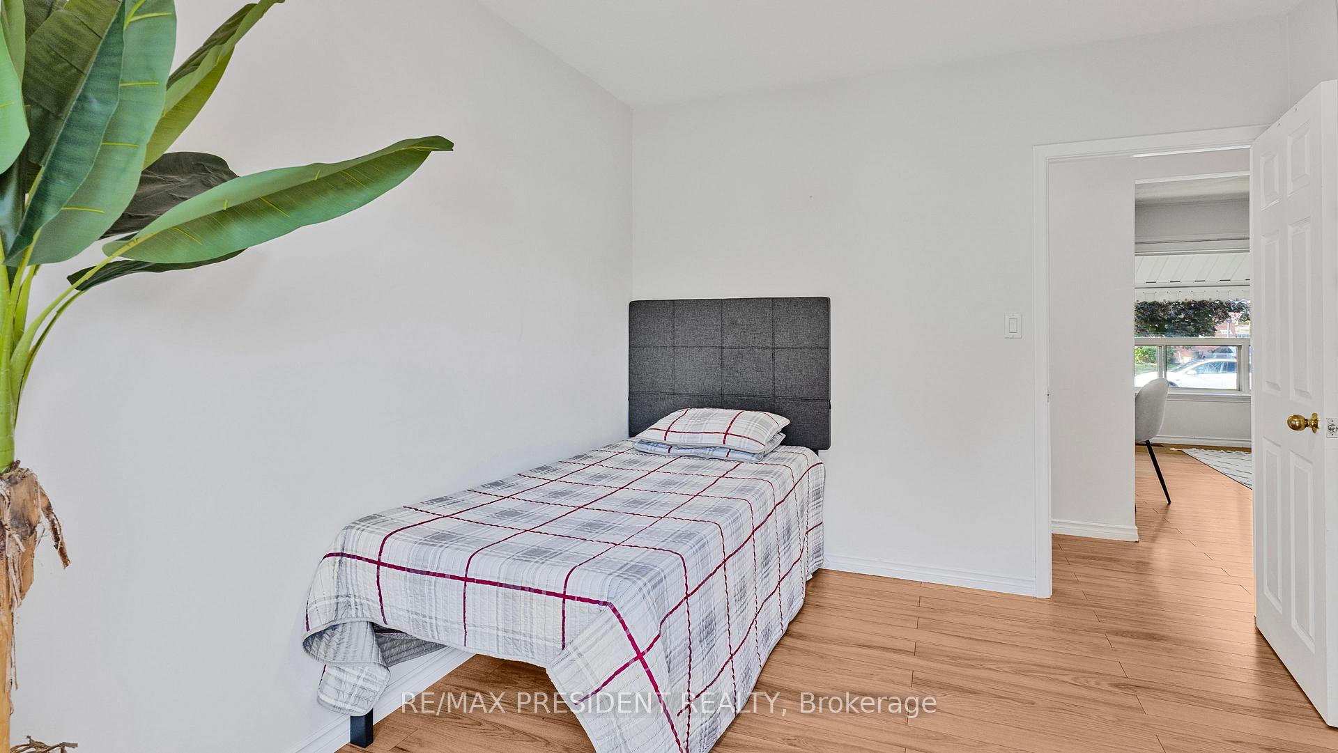 Photo 59 of 163 Prince Charles Drive, Halton Hills, Georgetown — HOMEH