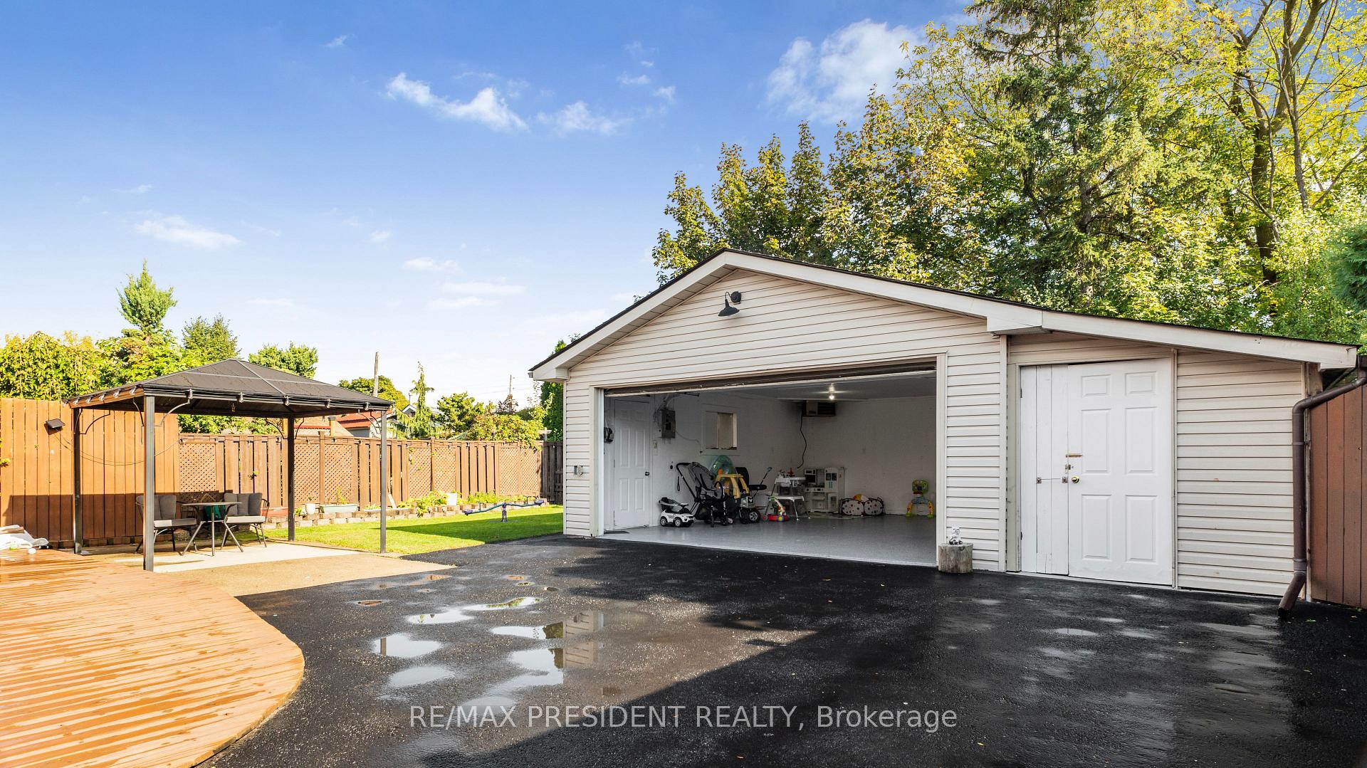 Photo 37 of 163 Prince Charles Drive, Halton Hills, Georgetown — HOMEH