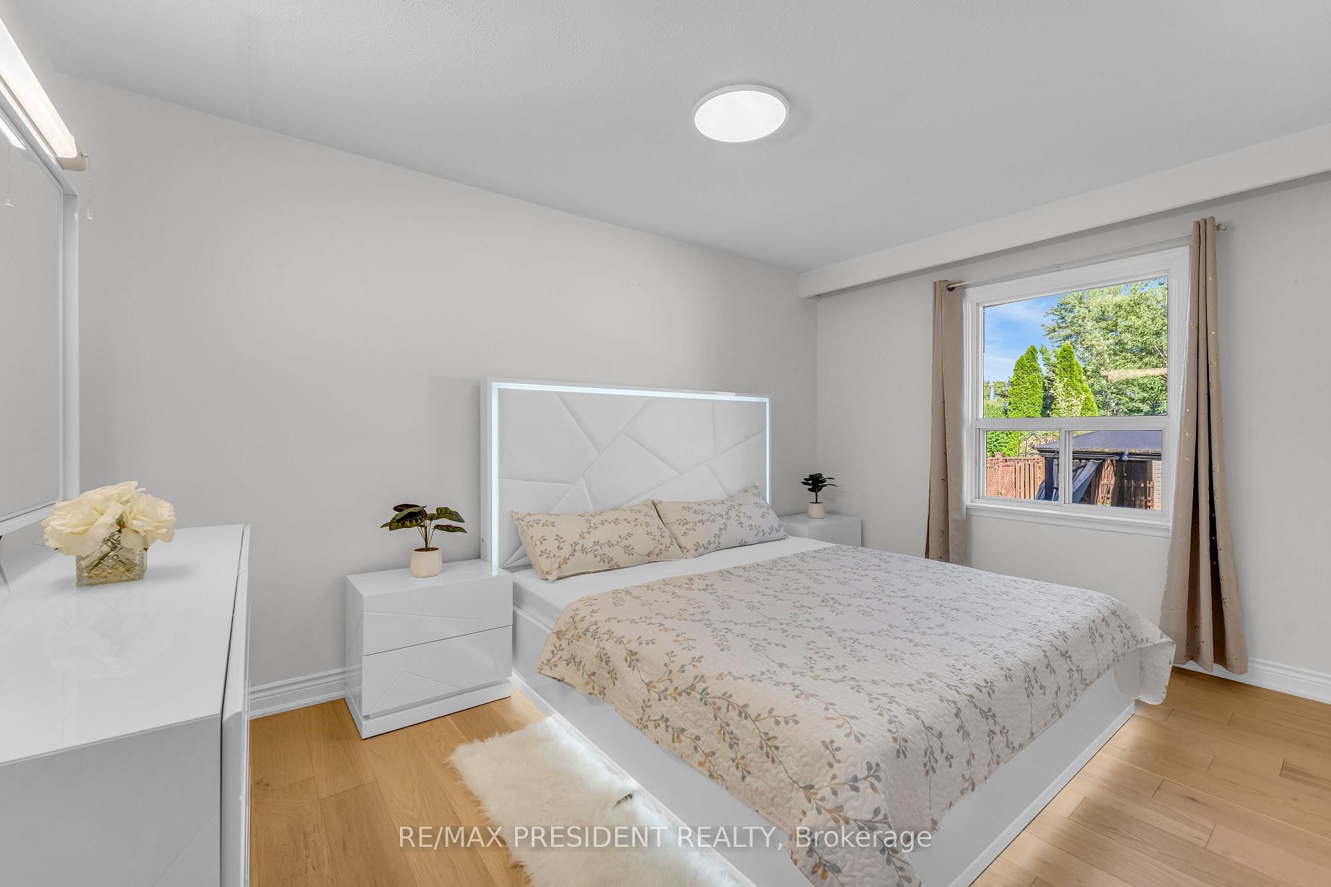 Photo 10 of 163 Prince Charles Drive, Halton Hills, Georgetown — HOMEH
