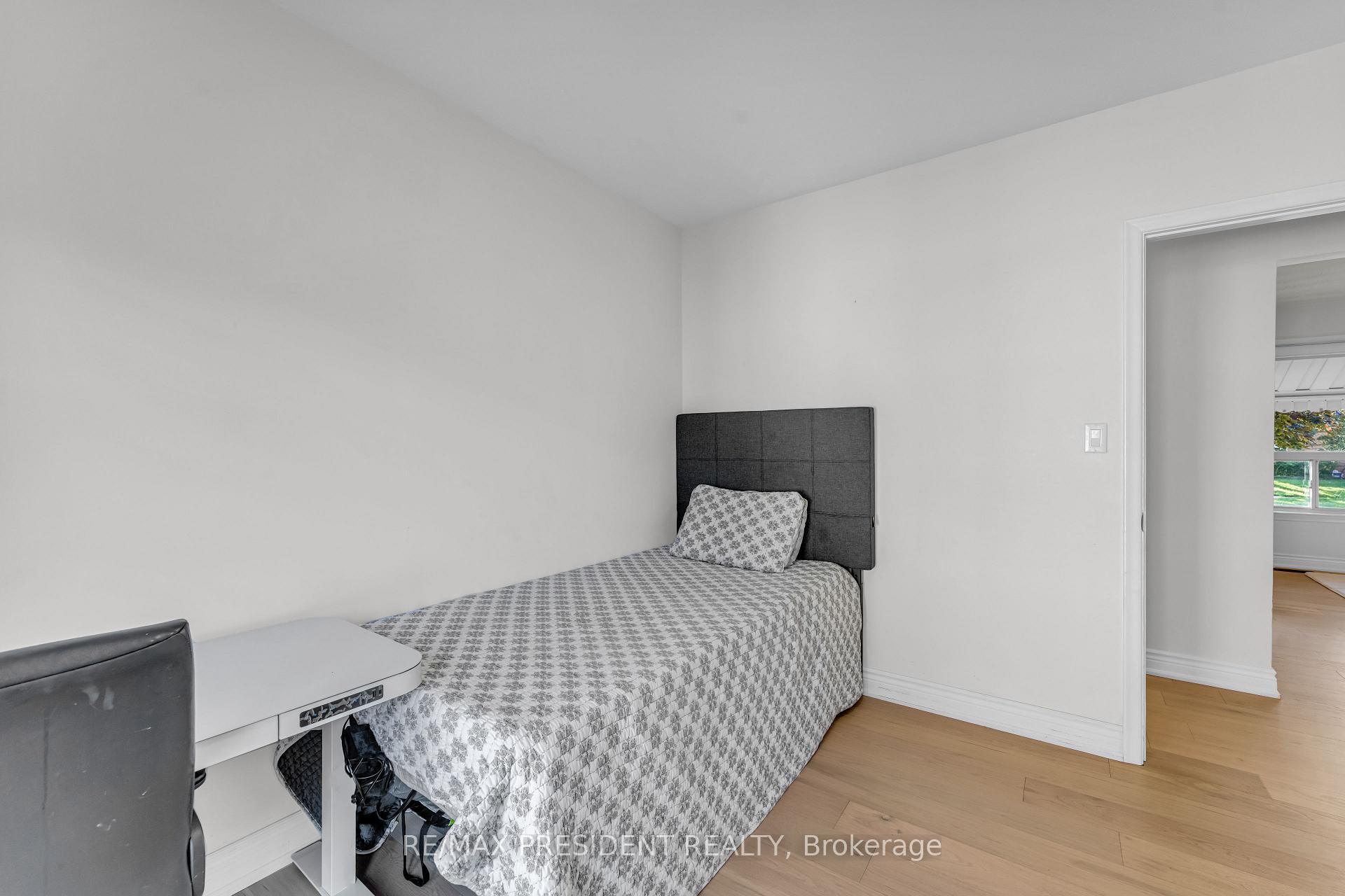 Photo 15 of 163 Prince Charles Drive, Halton Hills, Georgetown — HOMEH