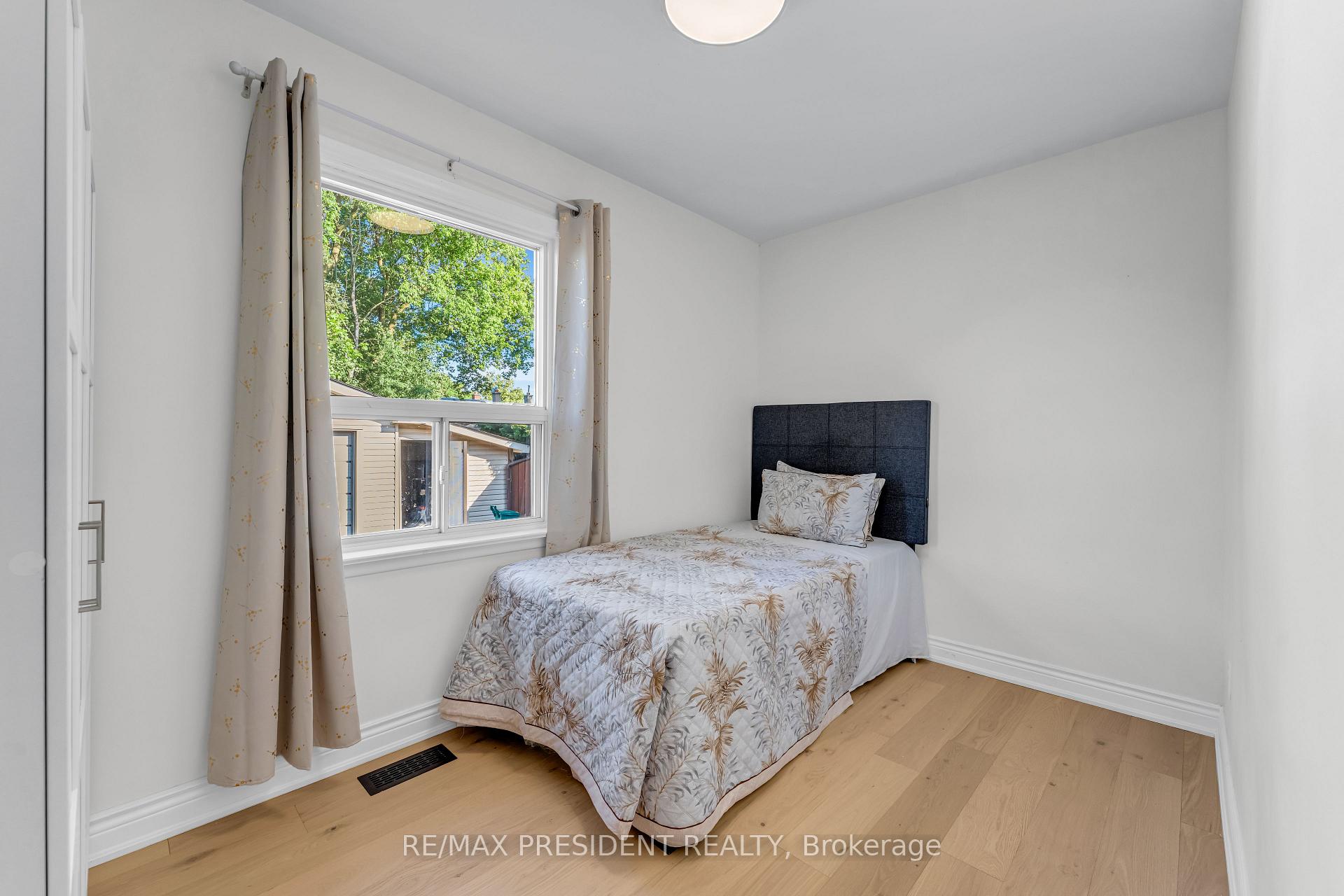 Photo 17 of 163 Prince Charles Drive, Halton Hills, Georgetown — HOMEH
