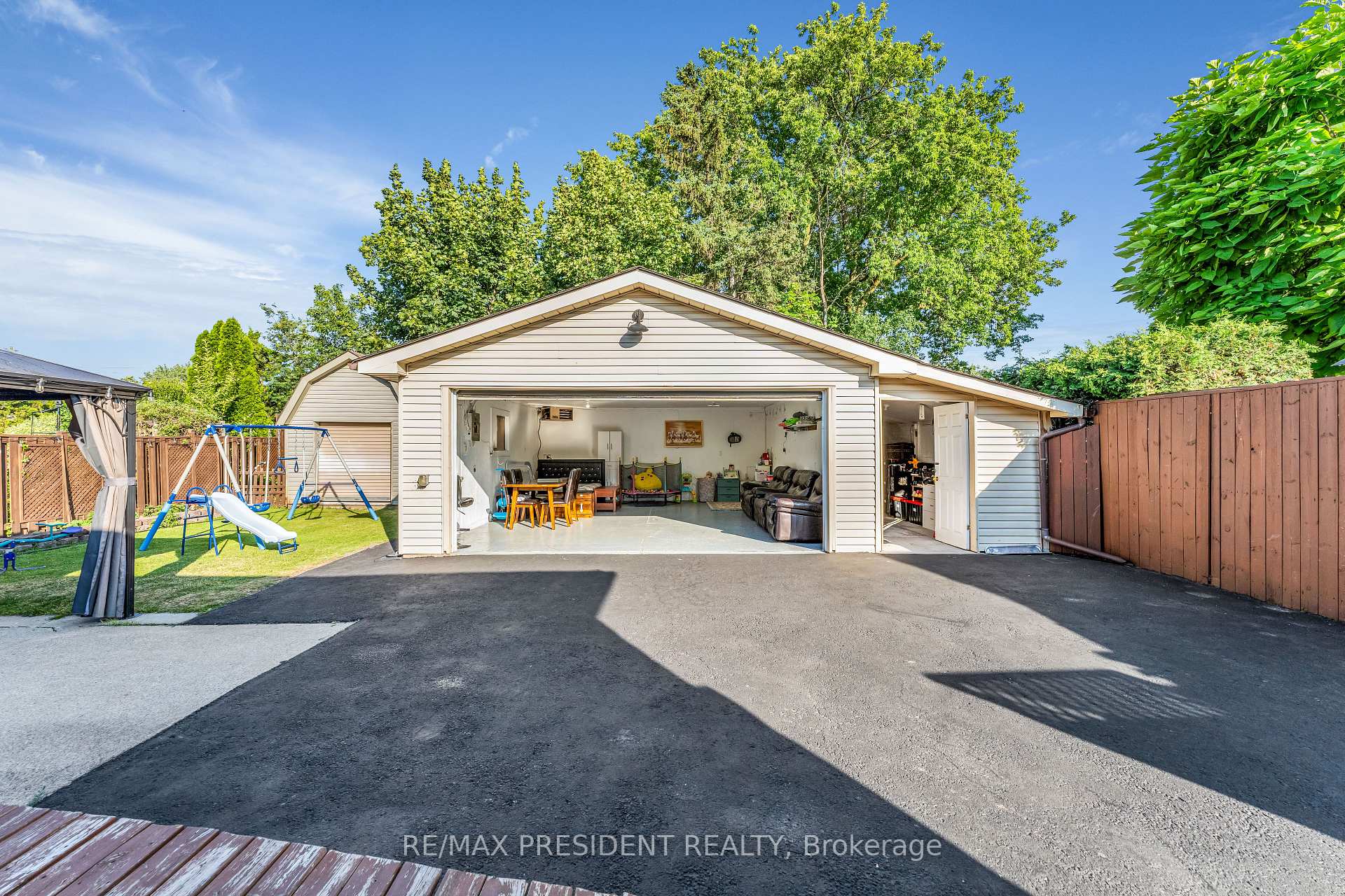 Photo 45 of 163 Prince Charles Drive, Halton Hills, Georgetown — HOMEH