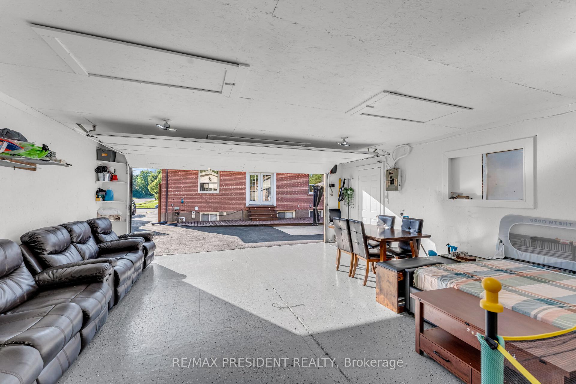 Photo 48 of 163 Prince Charles Drive, Halton Hills, Georgetown — HOMEH