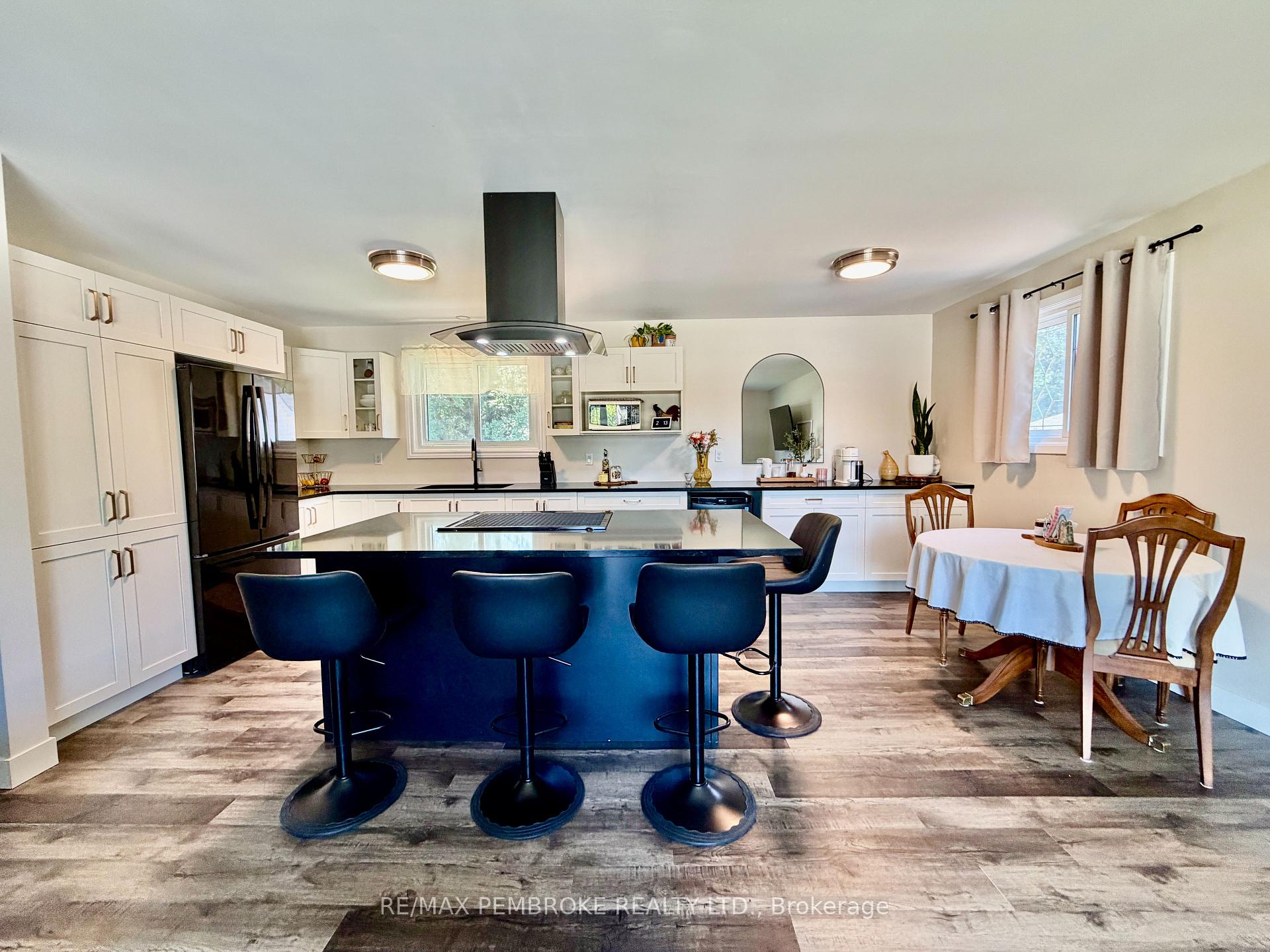 Photo 4 of 23 Doran Road, Petawawa, Petawawa — HOMEH