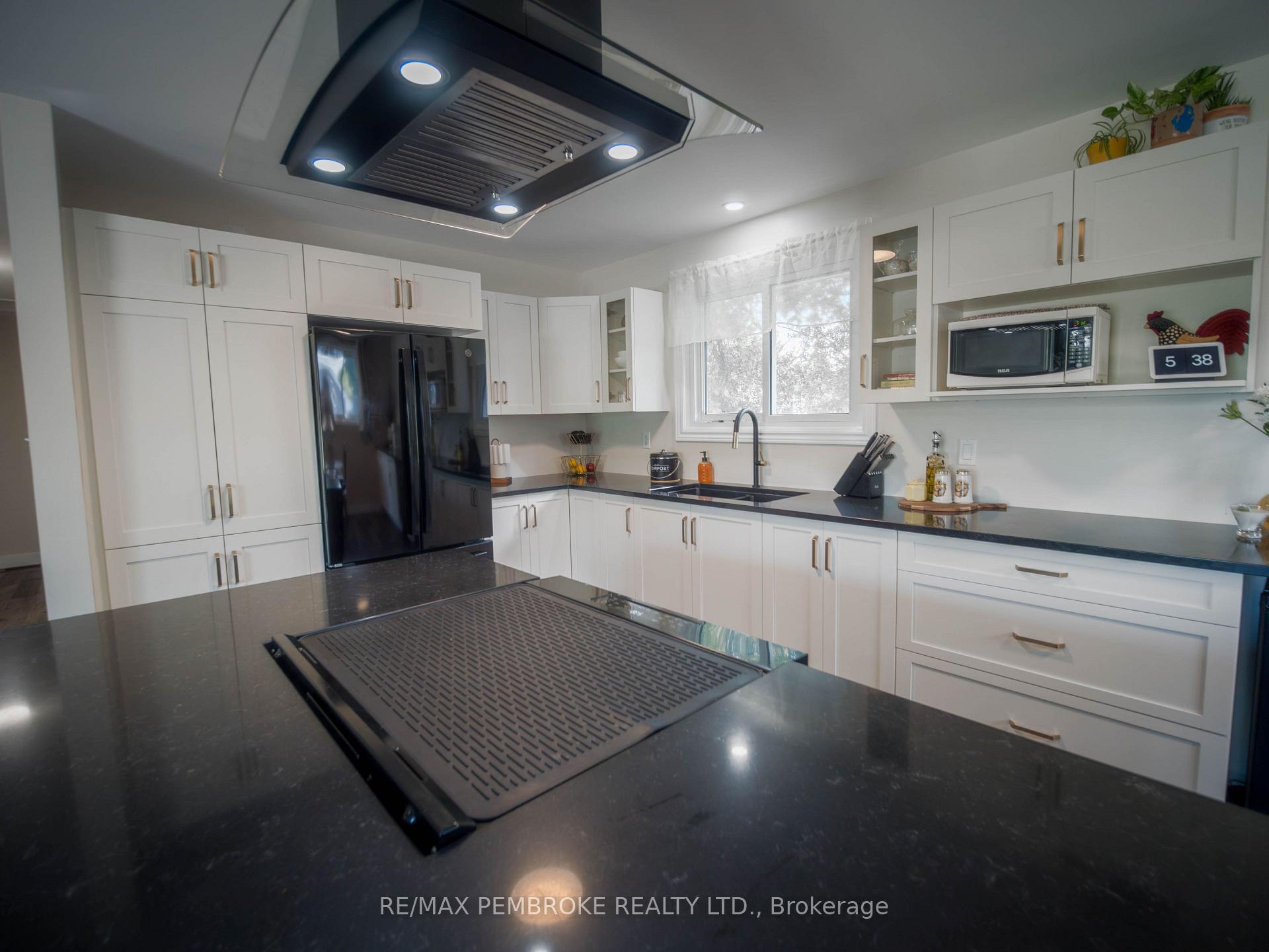 Photo 7 of 23 Doran Road, Petawawa, Petawawa — HOMEH