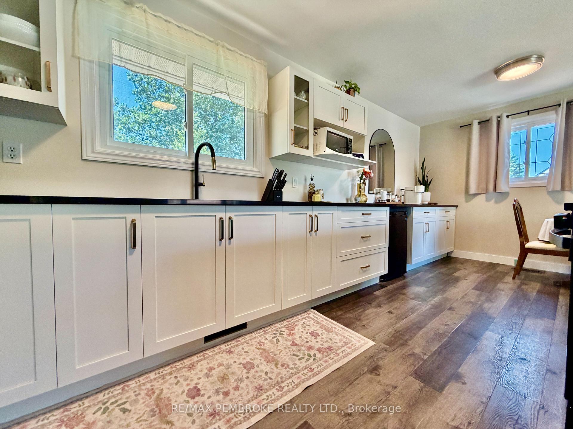 Photo 9 of 23 Doran Road, Petawawa, Petawawa — HOMEH