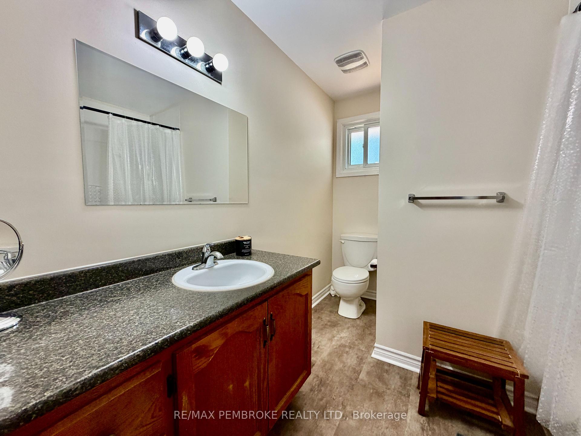 Photo 13 of 23 Doran Road, Petawawa, Petawawa — HOMEH