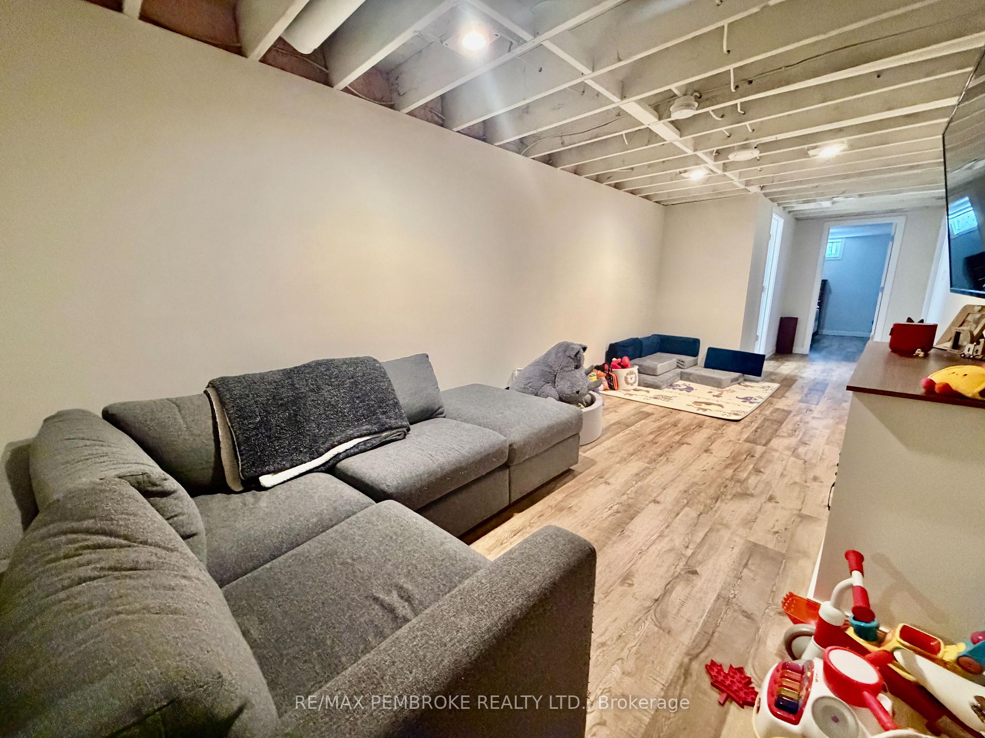 Photo 22 of 23 Doran Road, Petawawa, Petawawa — HOMEH