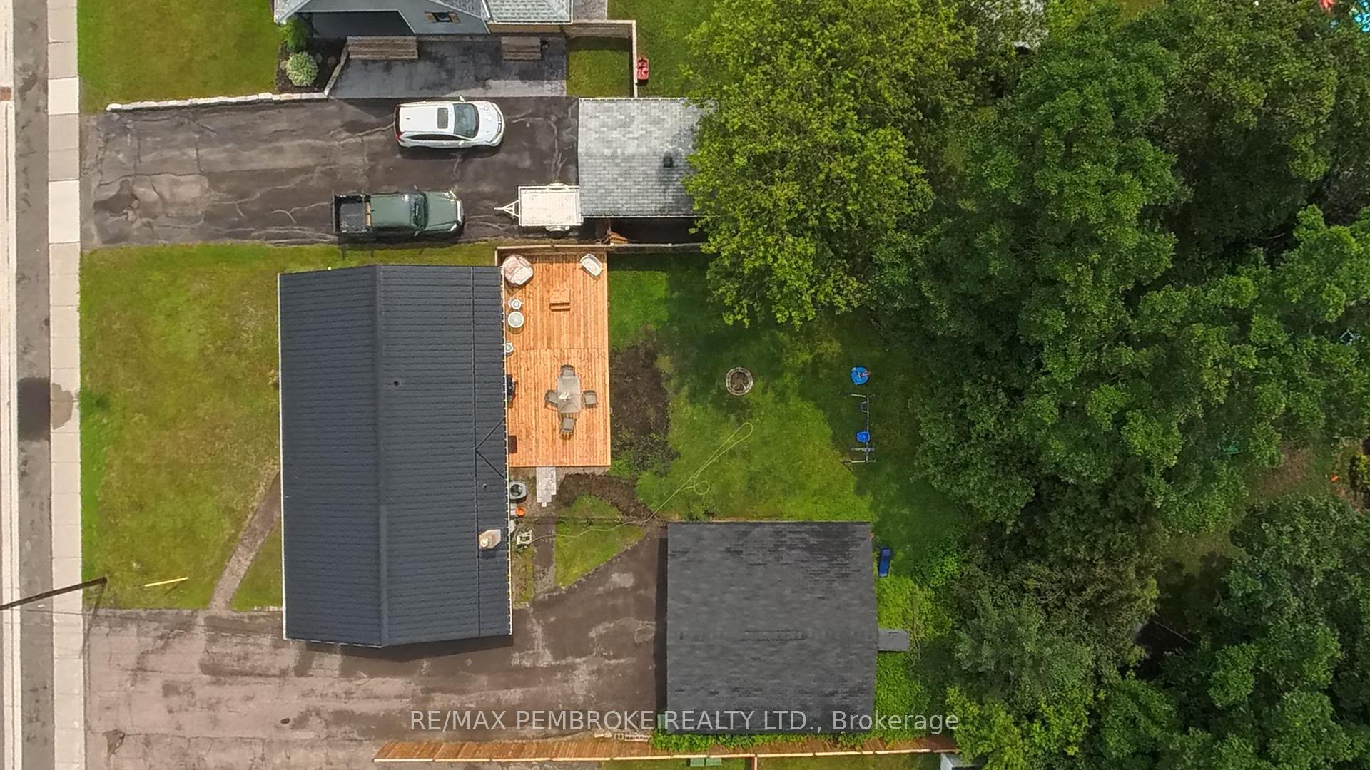Photo 33 of 23 Doran Road, Petawawa, Petawawa — HOMEH