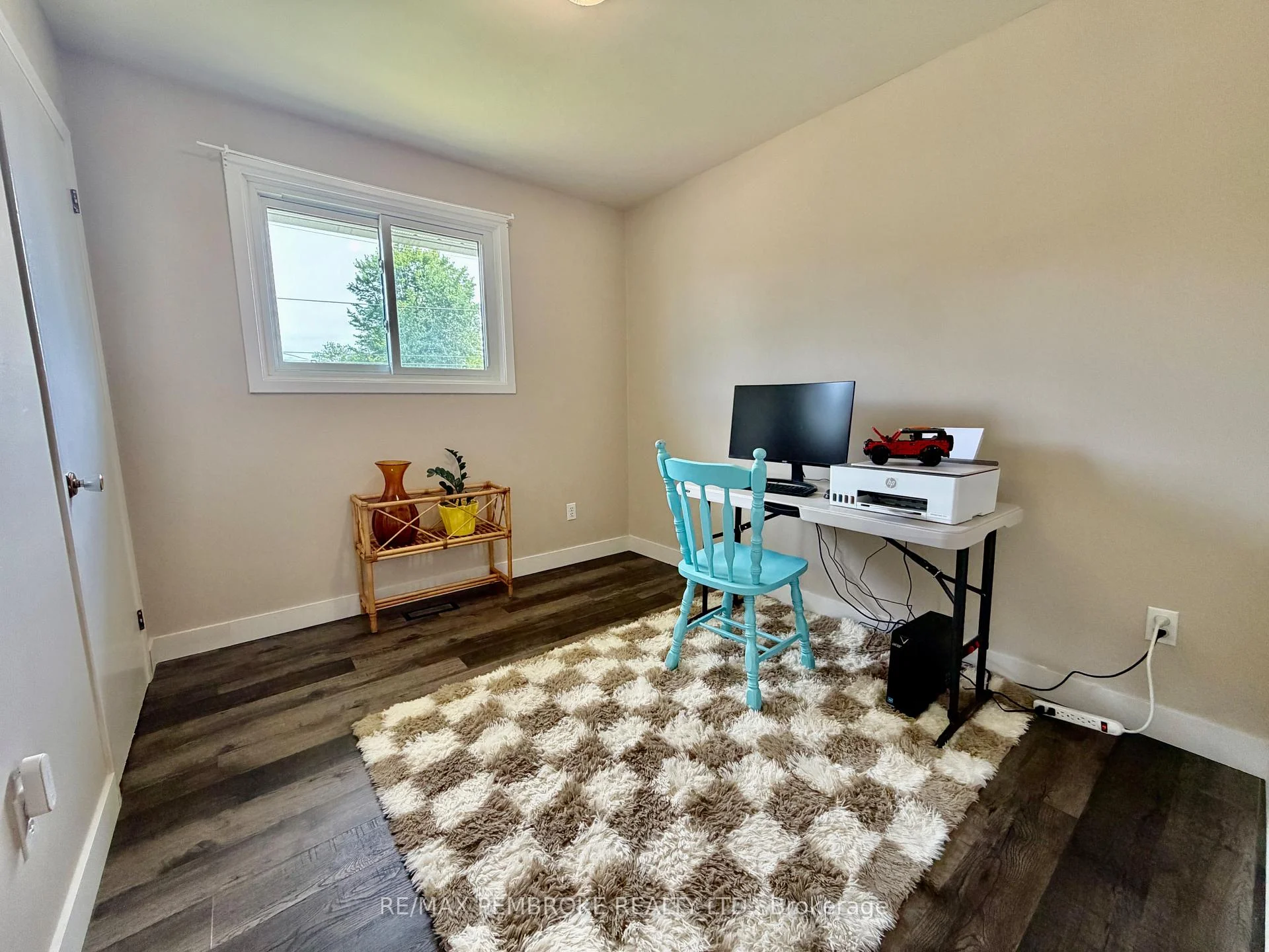 Photo 26 of 23 Doran Road, Petawawa, Petawawa — HOMEH