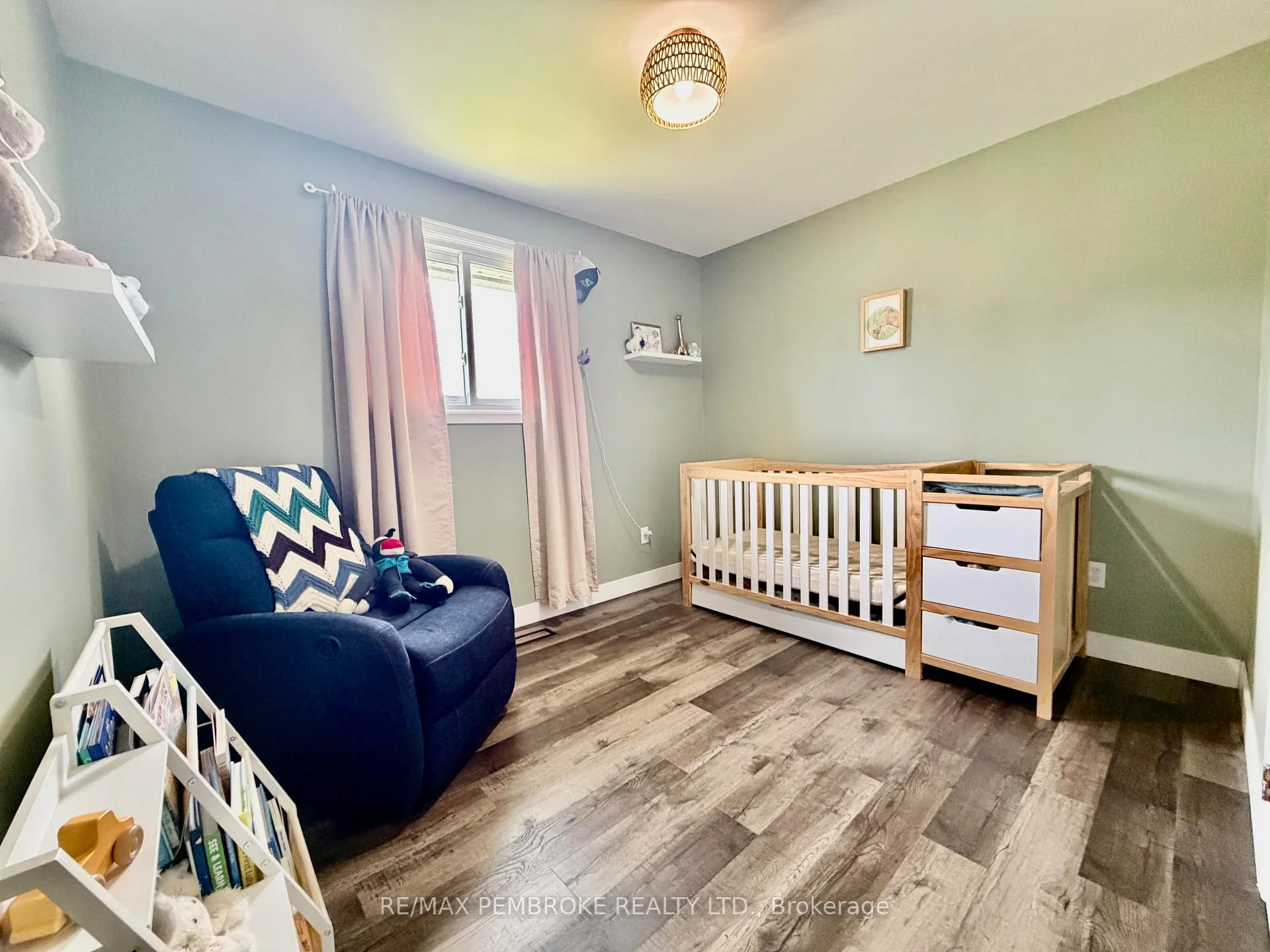 Photo 32 of 23 Doran Road, Petawawa, Petawawa — HOMEH