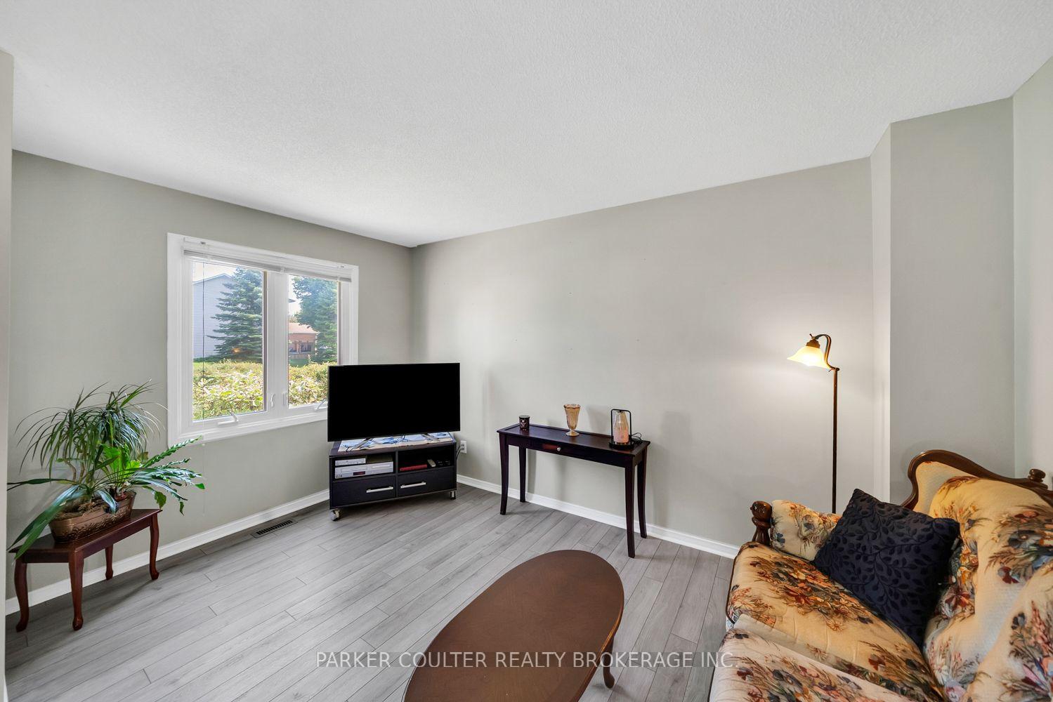 Photo 4 of 1098 Maclean Street, Innisfil, Alcona — HOMEH