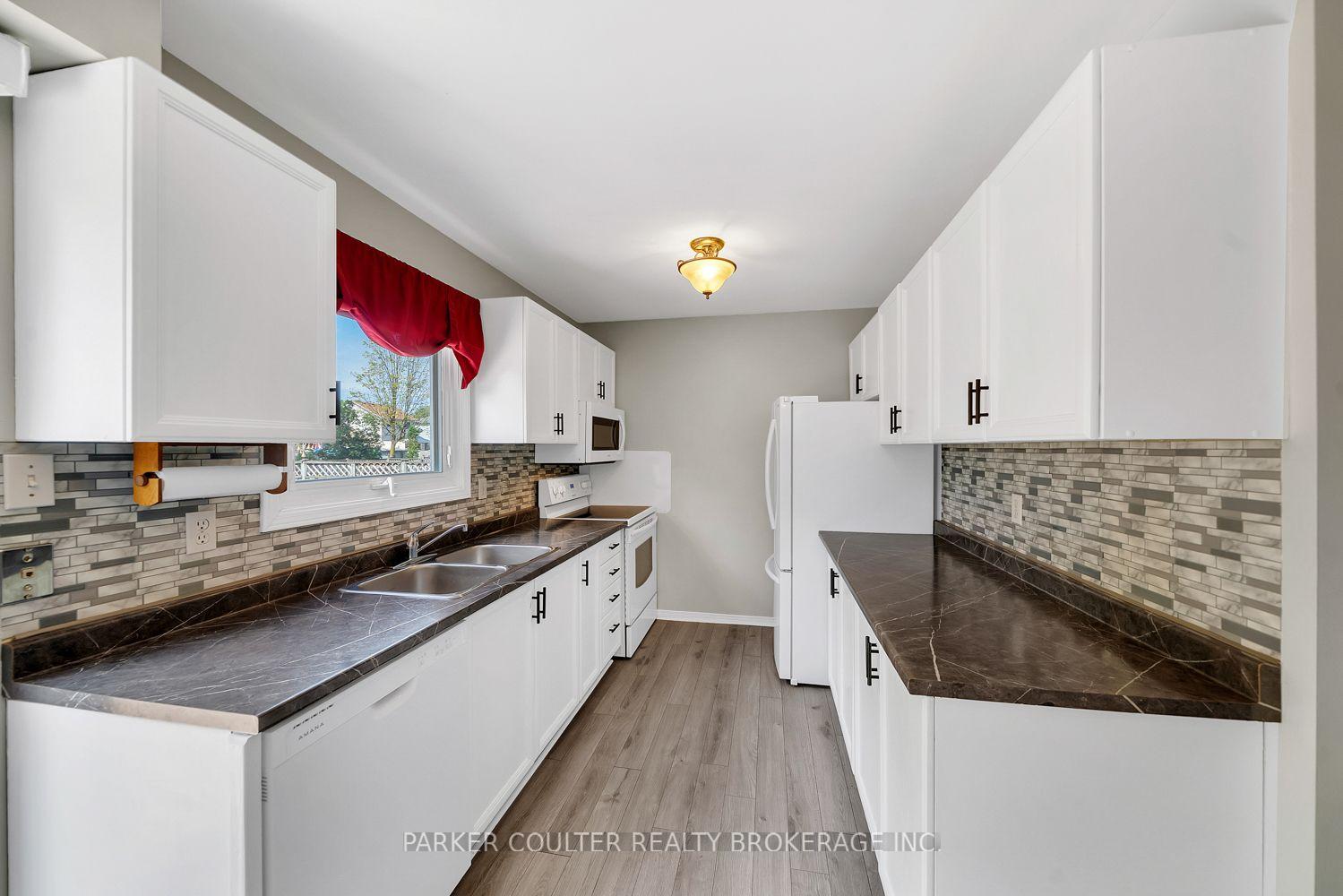 Photo 11 of 1098 Maclean Street, Innisfil, Alcona — HOMEH