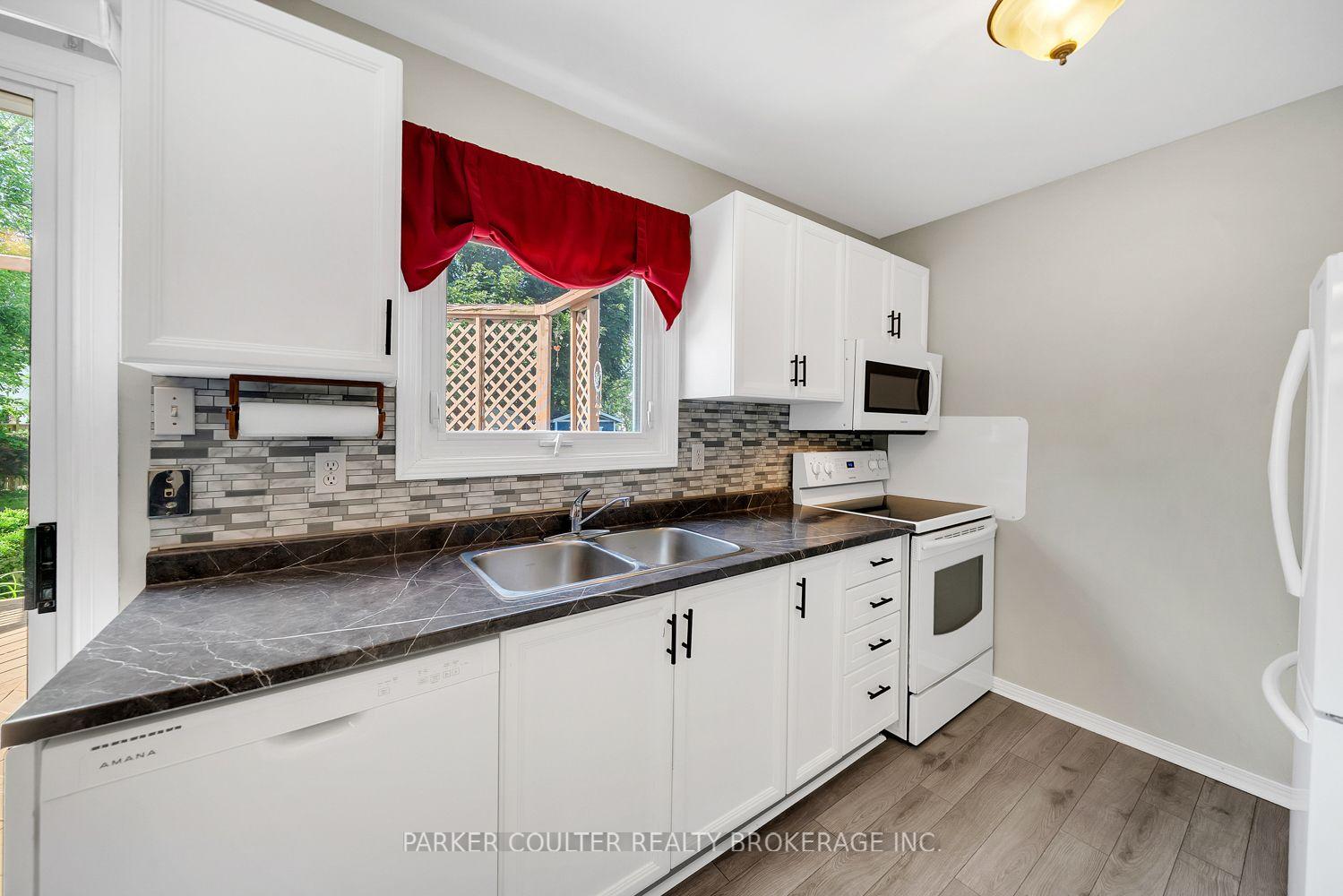 Photo 12 of 1098 Maclean Street, Innisfil, Alcona — HOMEH