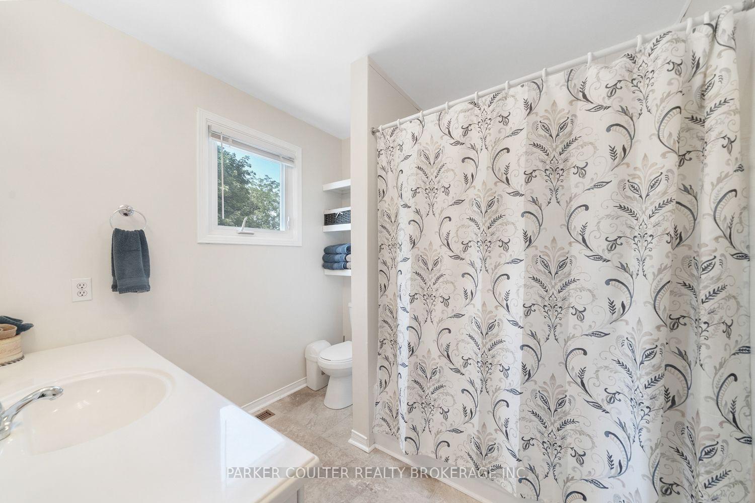 Photo 23 of 1098 Maclean Street, Innisfil, Alcona — HOMEH