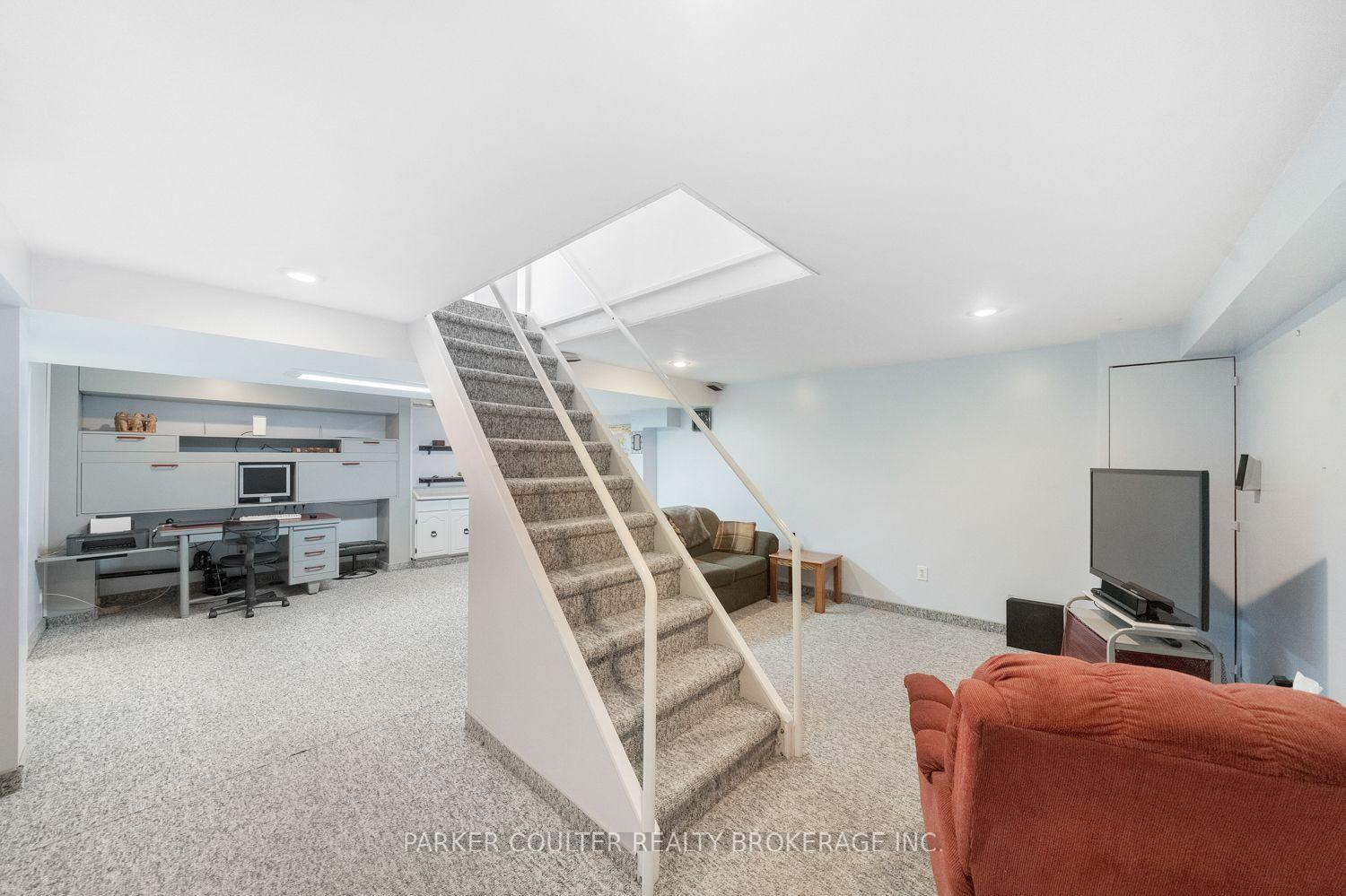 Photo 31 of 1098 Maclean Street, Innisfil, Alcona — HOMEH