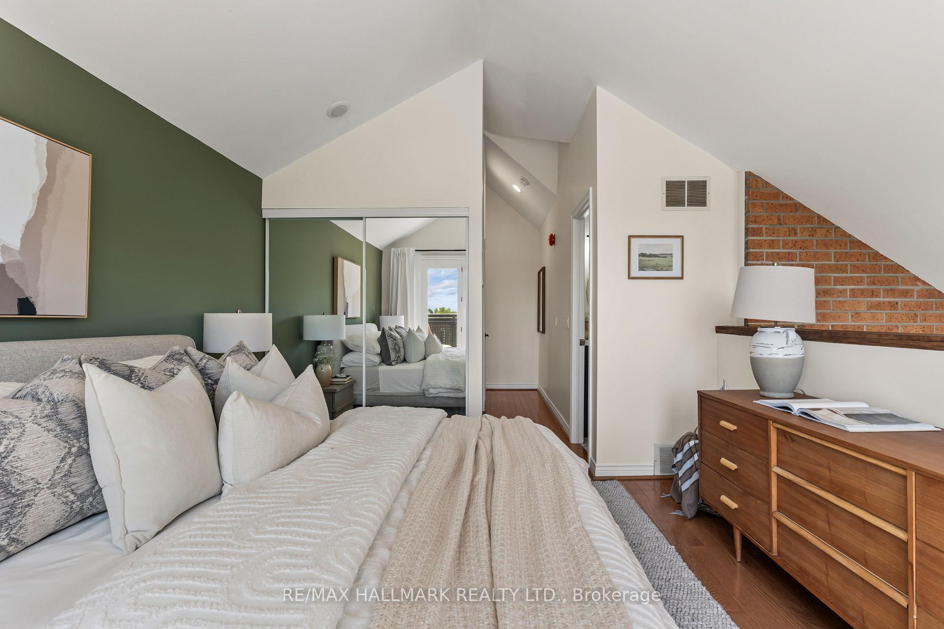 Photo 19 of Unit 305, 1941 Queen Street E, Toronto, The Beaches — HOMEH