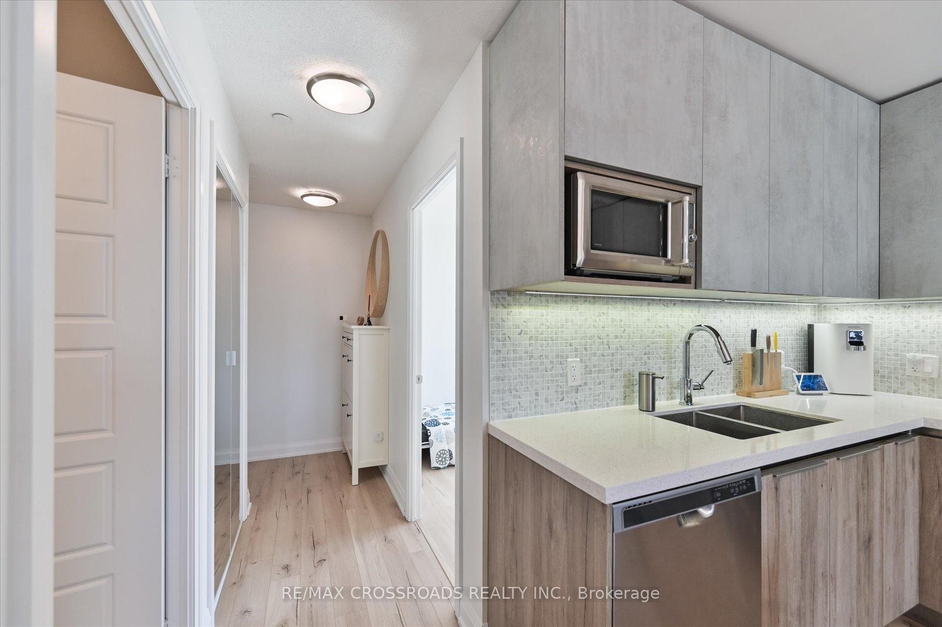 Photo 10 of Unit 308, 25 Water Walk Drive, Markham, Unionville — HOMEH