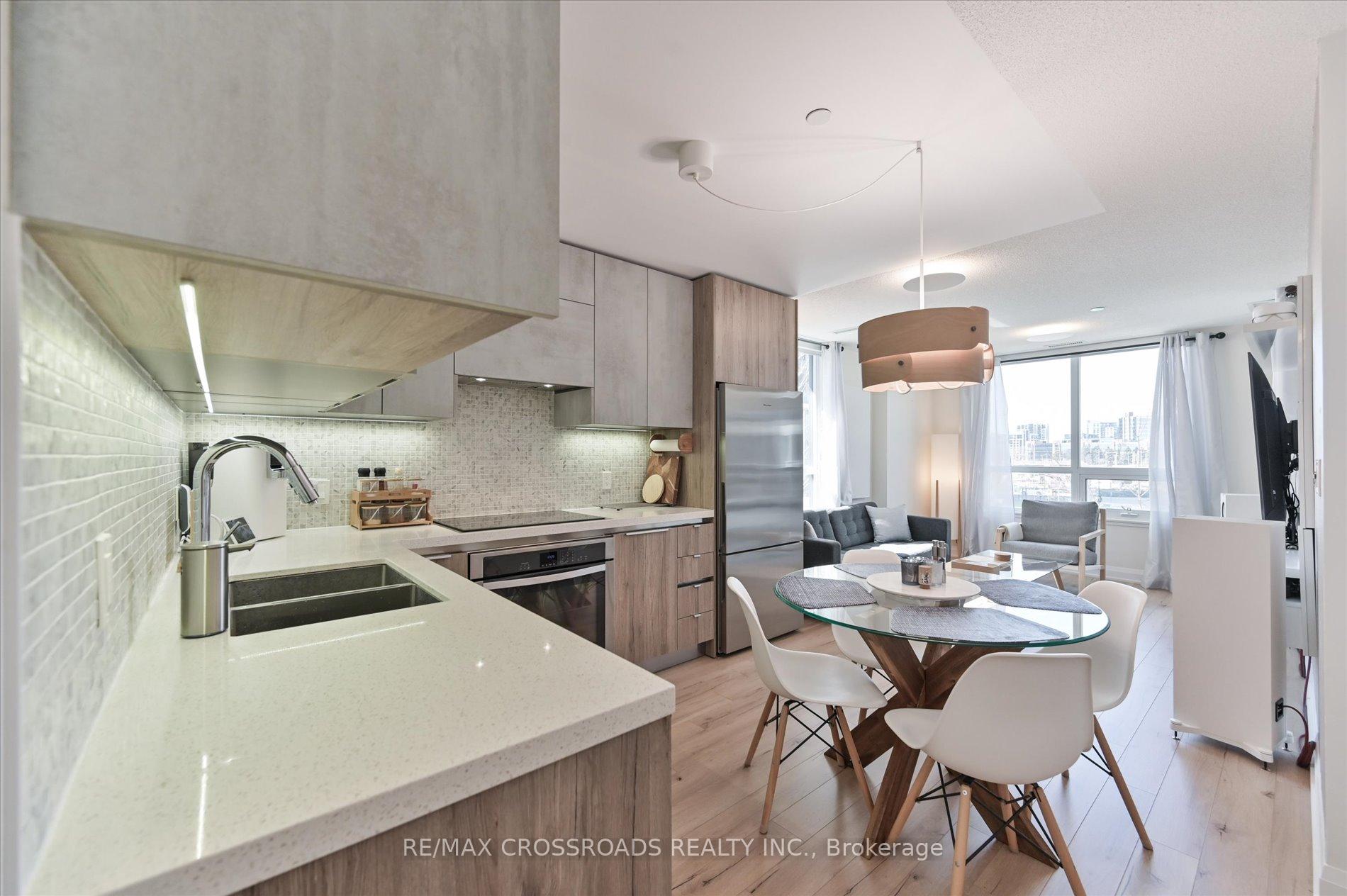 Photo 11 of Unit 308, 25 Water Walk Drive, Markham, Unionville — HOMEH
