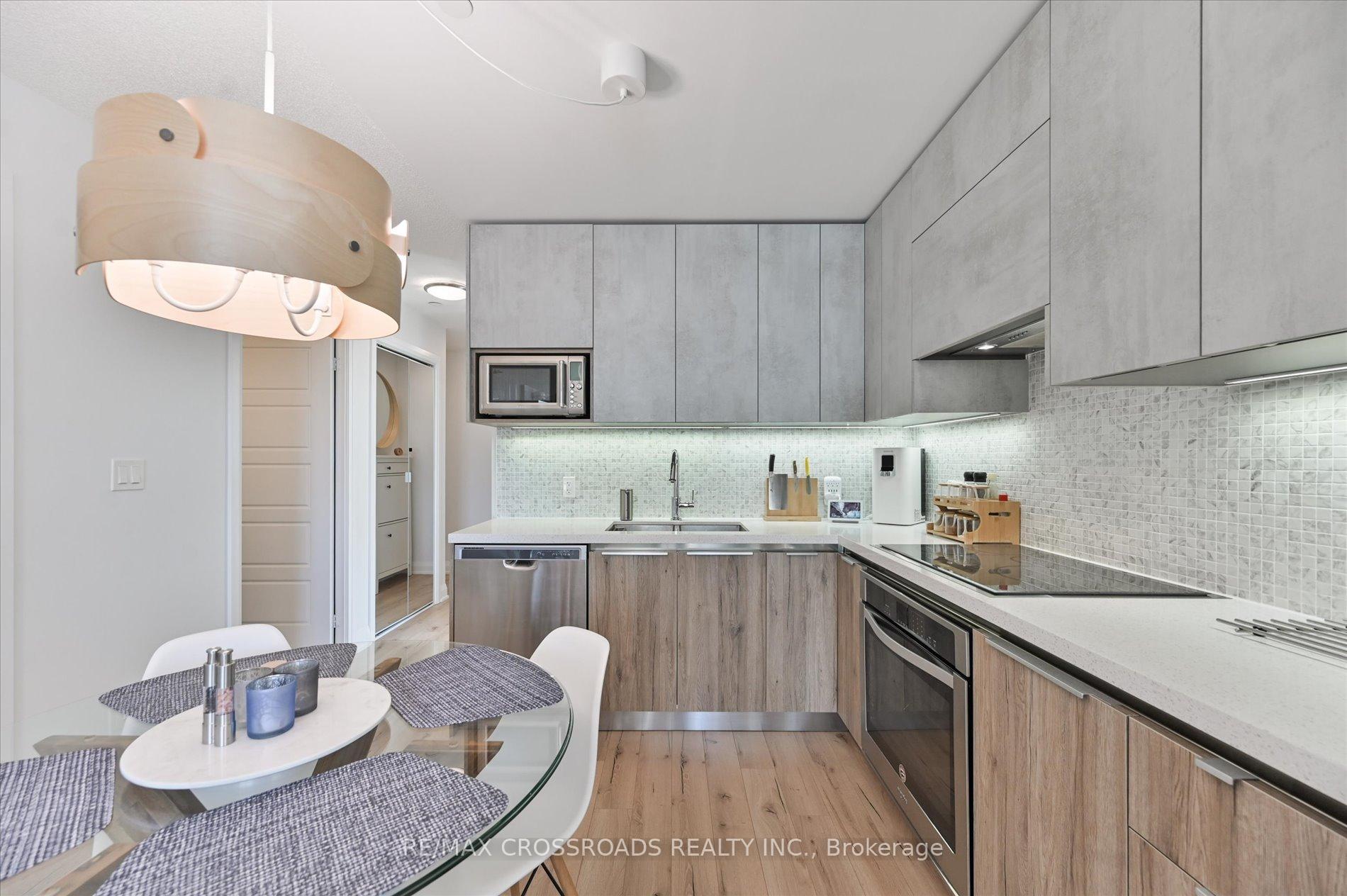 Photo 14 of Unit 308, 25 Water Walk Drive, Markham, Unionville — HOMEH