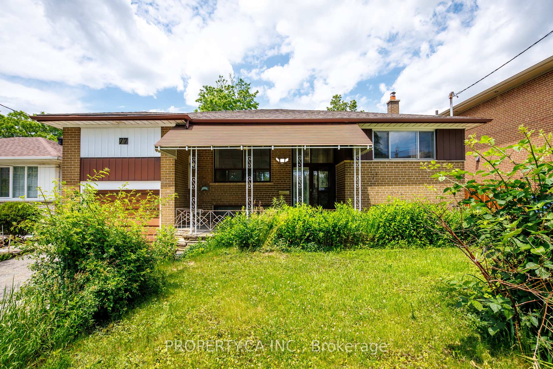 Photo 2 of 77 Troutbrooke Drive, North York, Downsview-Roding-CFB — HOMEH