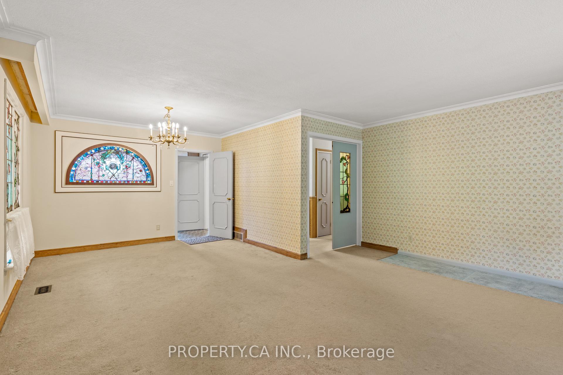 Photo 7 of 77 Troutbrooke Drive, North York, Downsview-Roding-CFB — HOMEH
