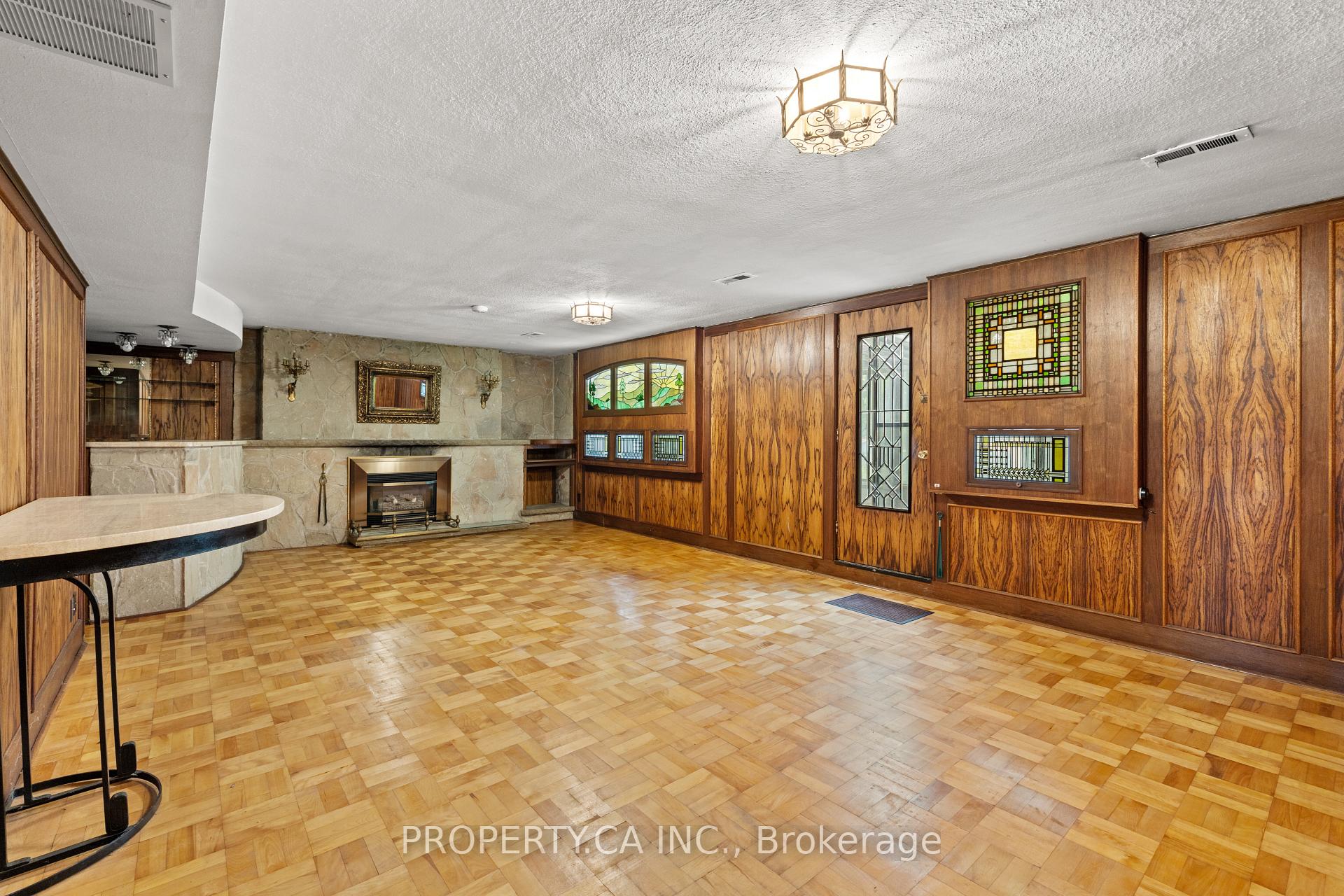 Photo 23 of 77 Troutbrooke Drive, North York, Downsview-Roding-CFB — HOMEH