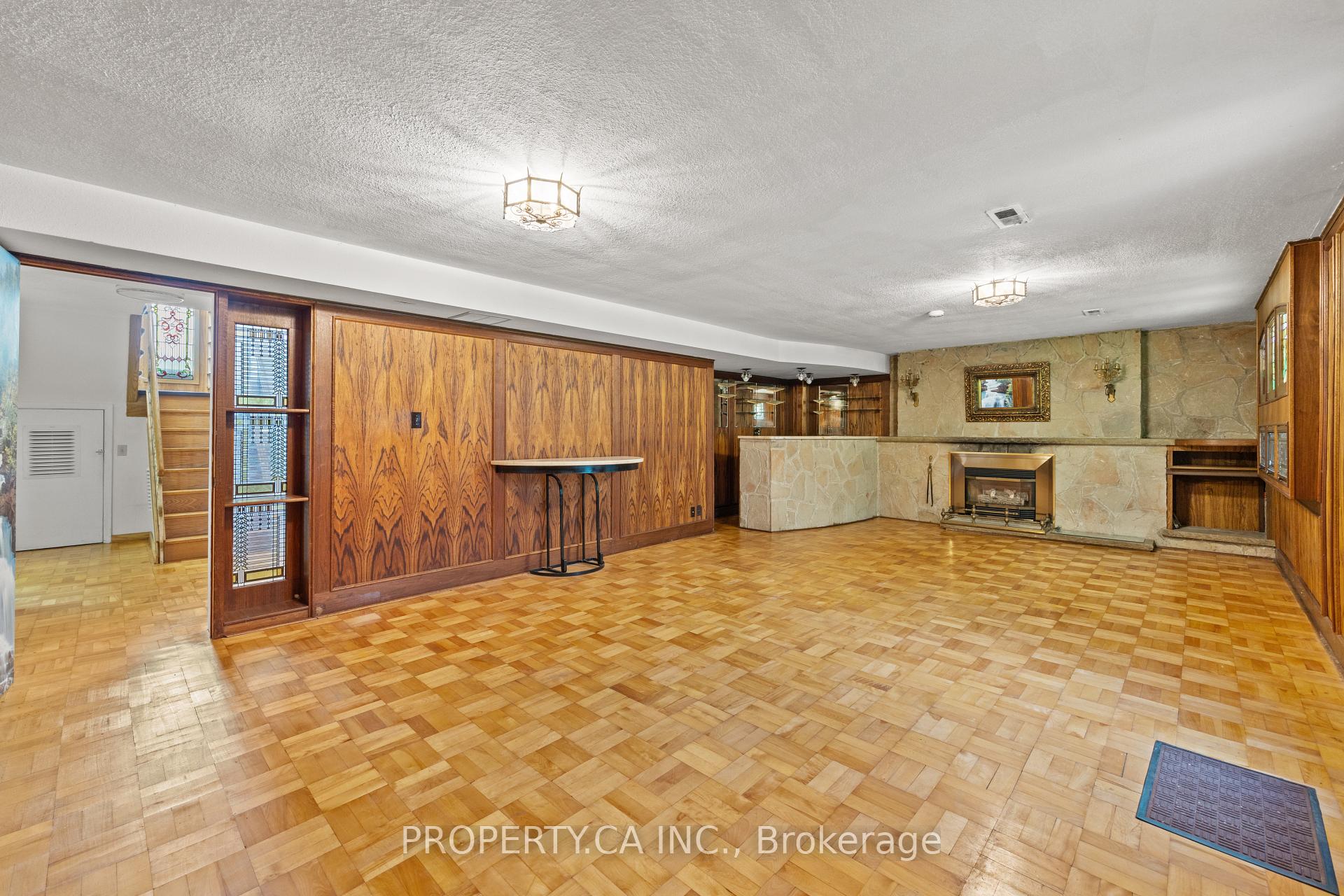 Photo 24 of 77 Troutbrooke Drive, North York, Downsview-Roding-CFB — HOMEH