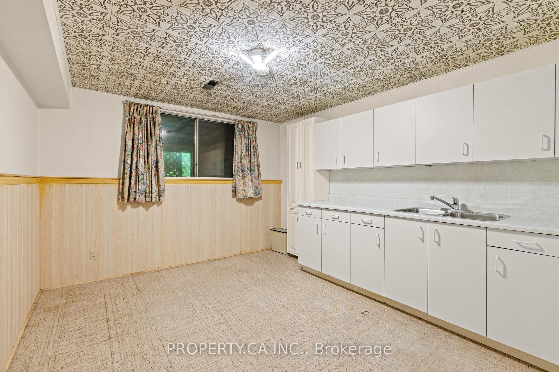 Photo 26 of 77 Troutbrooke Drive, North York, Downsview-Roding-CFB — HOMEH