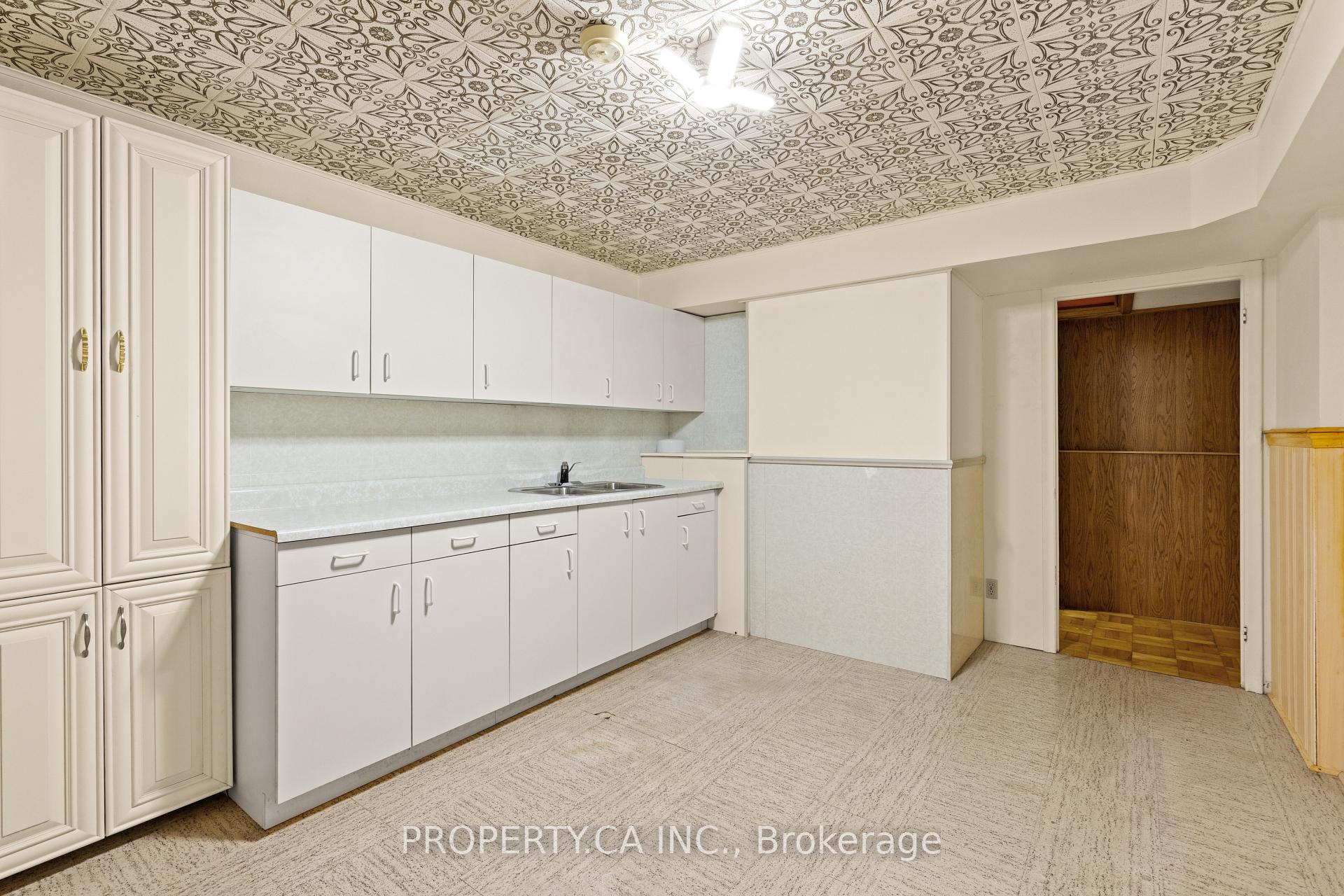 Photo 27 of 77 Troutbrooke Drive, North York, Downsview-Roding-CFB — HOMEH