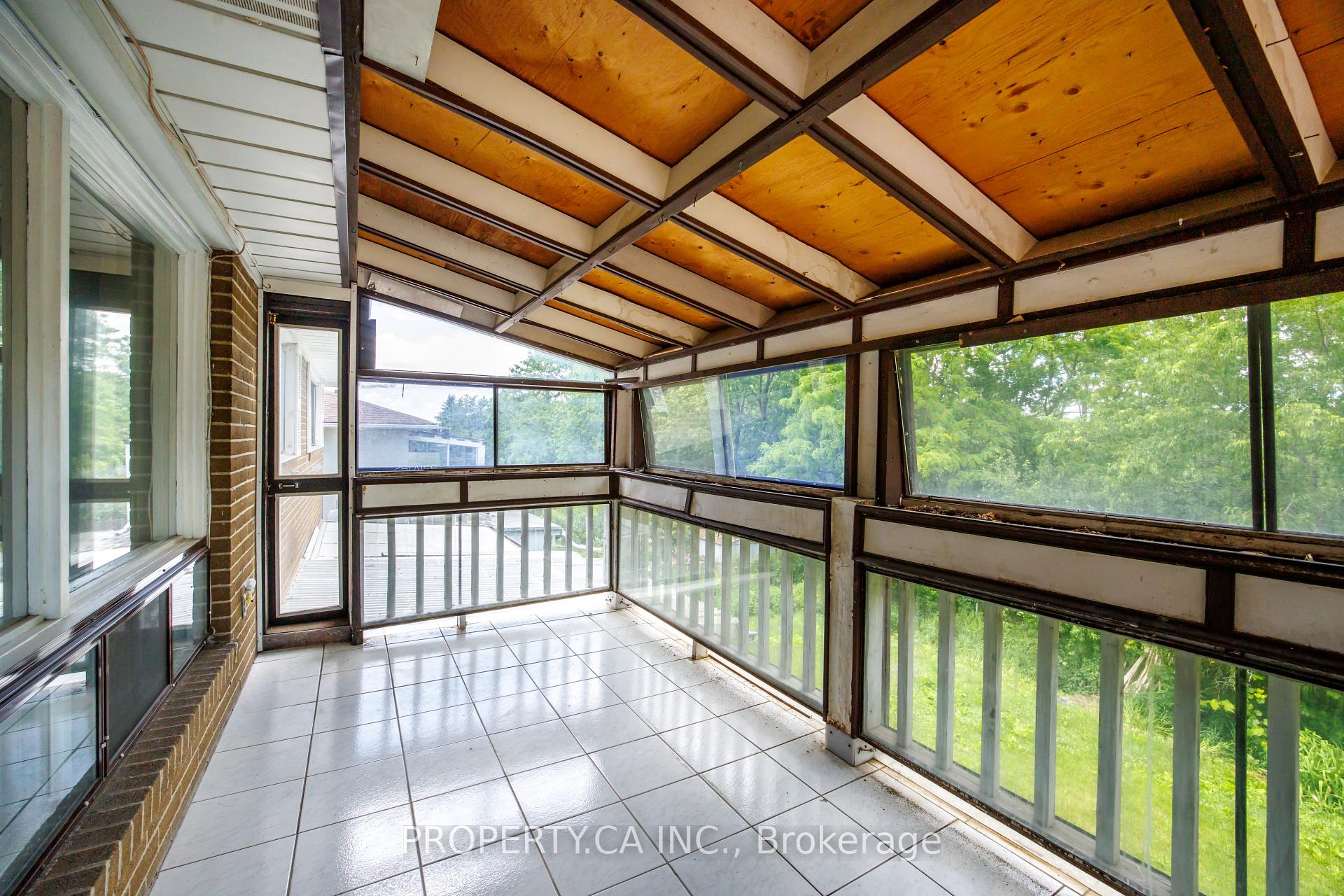 Photo 30 of 77 Troutbrooke Drive, North York, Downsview-Roding-CFB — HOMEH