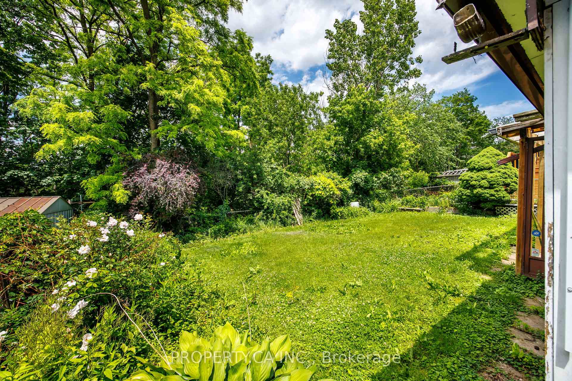 Photo 32 of 77 Troutbrooke Drive, North York, Downsview-Roding-CFB — HOMEH