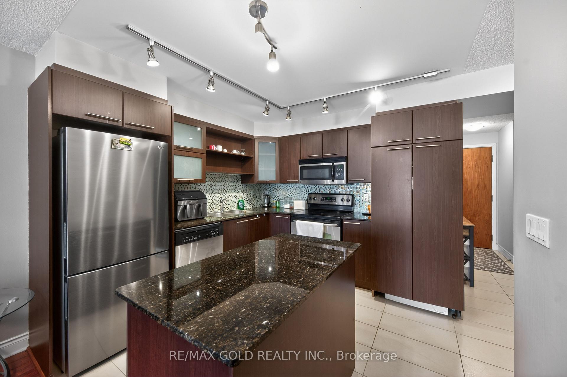 Photo 5 of Unit 319, 37 Galleria Parkway, Markham, Commerce Valley — HOMEH