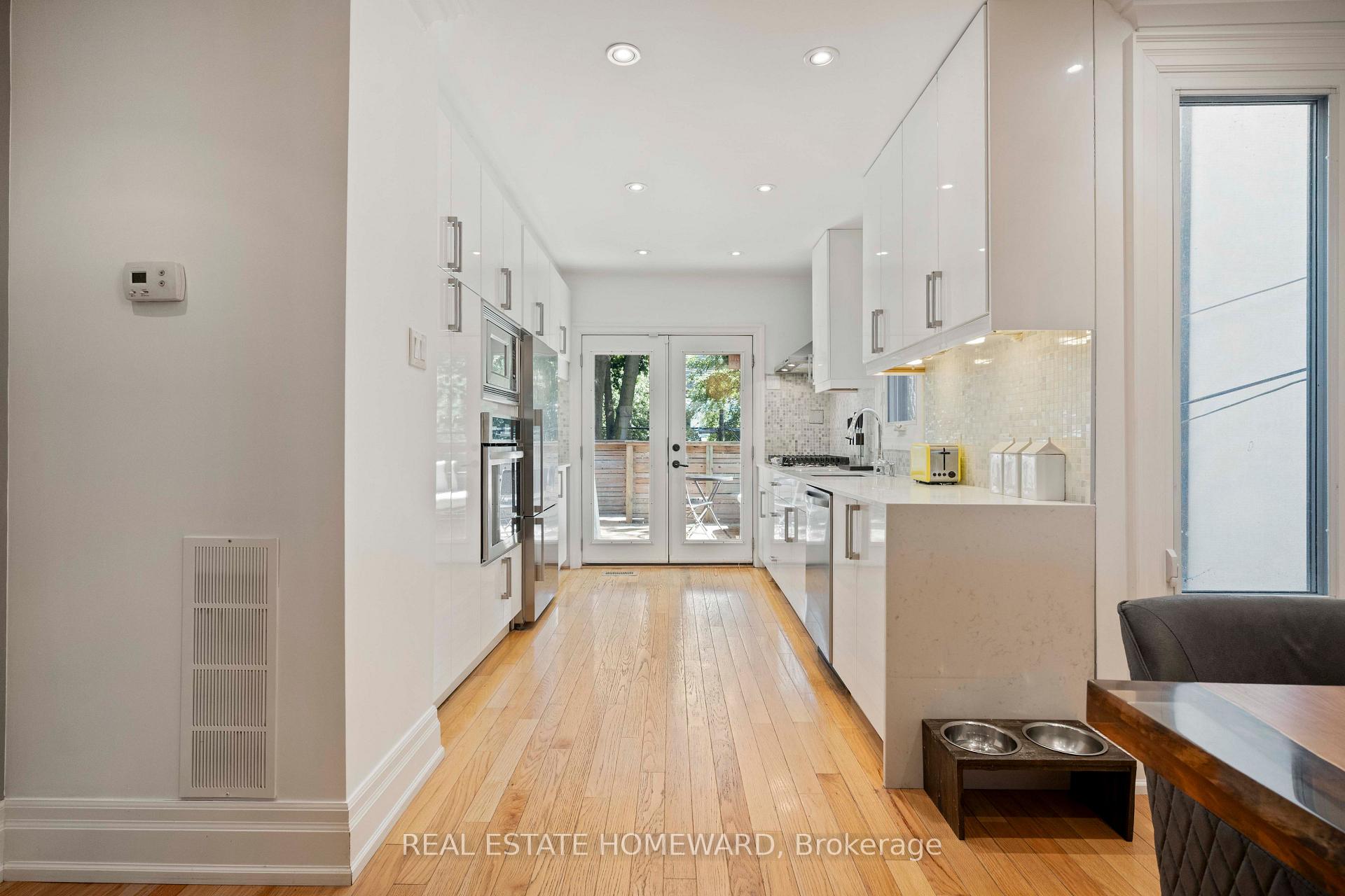 Photo 17 of 27 Mountalan Avenue, Toronto, Greenwood-Coxwell — HOMEH