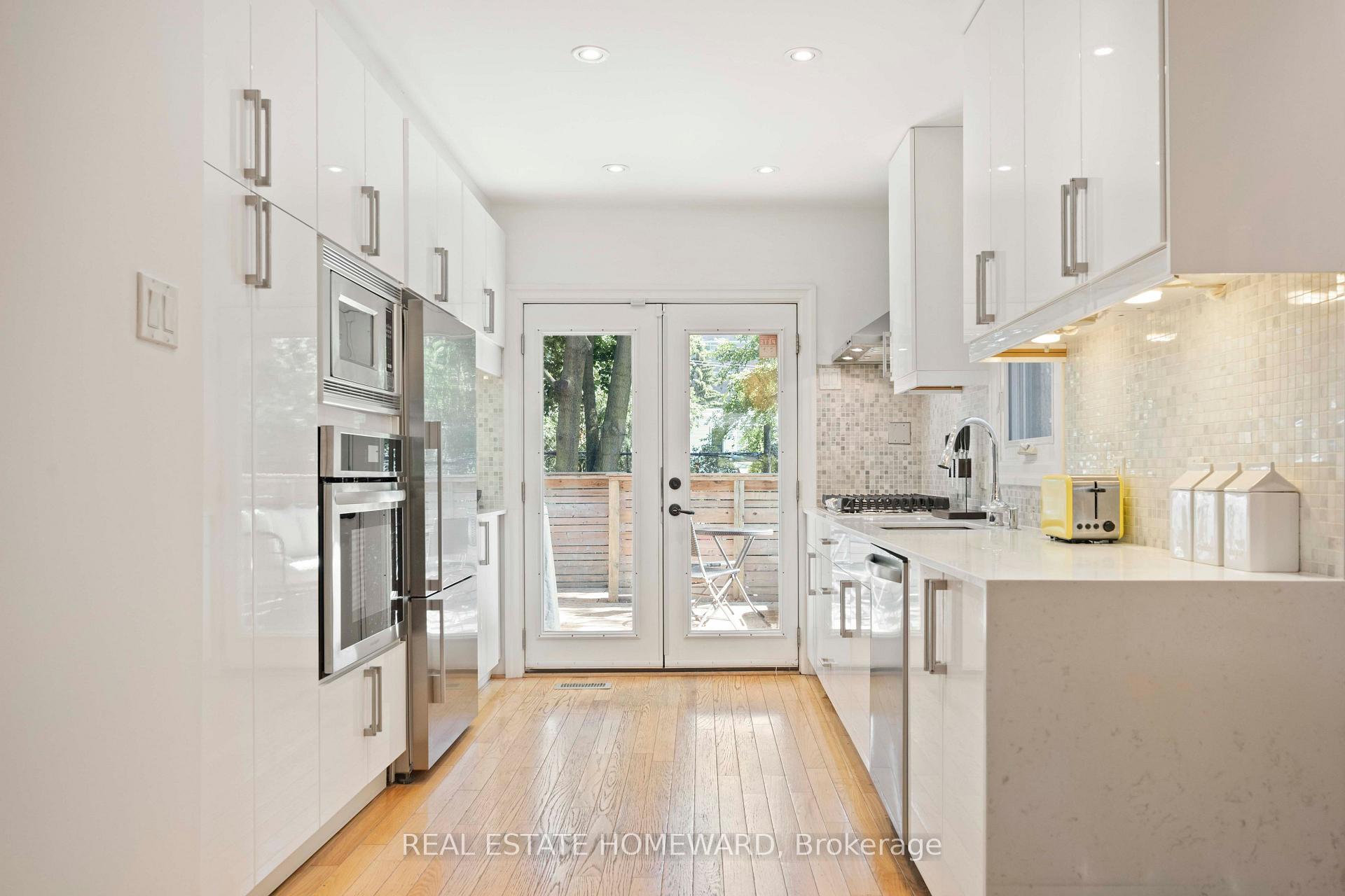 Photo 19 of 27 Mountalan Avenue, Toronto, Greenwood-Coxwell — HOMEH