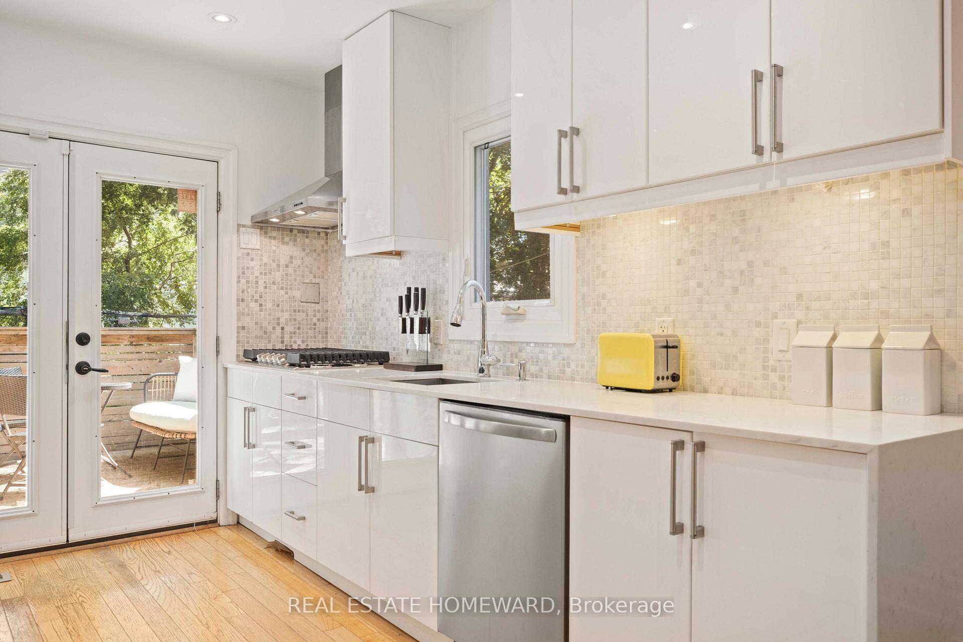 Photo 23 of 27 Mountalan Avenue, Toronto, Greenwood-Coxwell — HOMEH