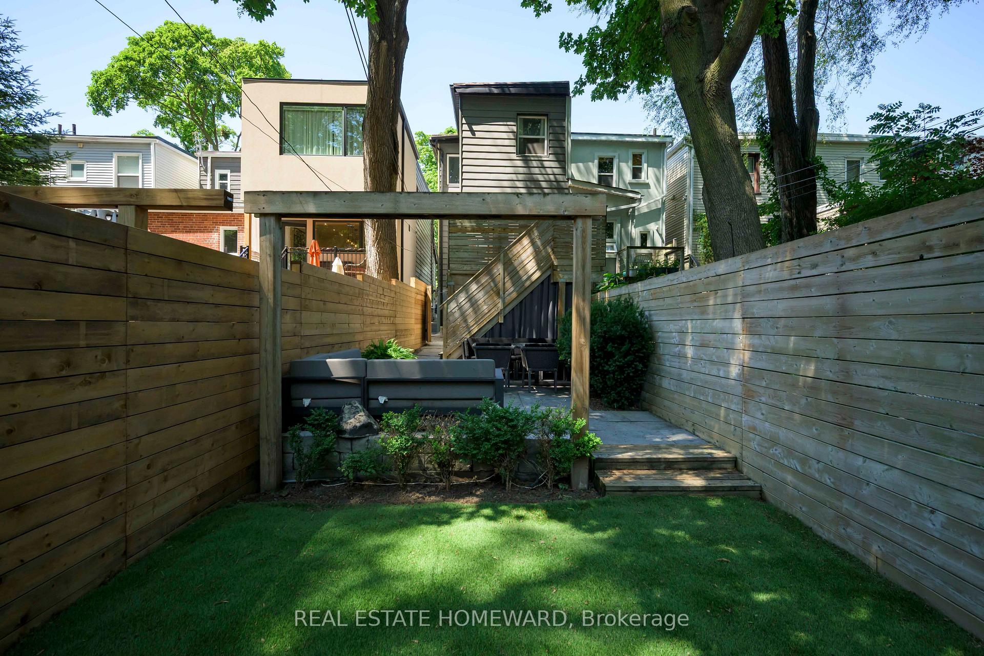 Photo 45 of 27 Mountalan Avenue, Toronto, Greenwood-Coxwell — HOMEH