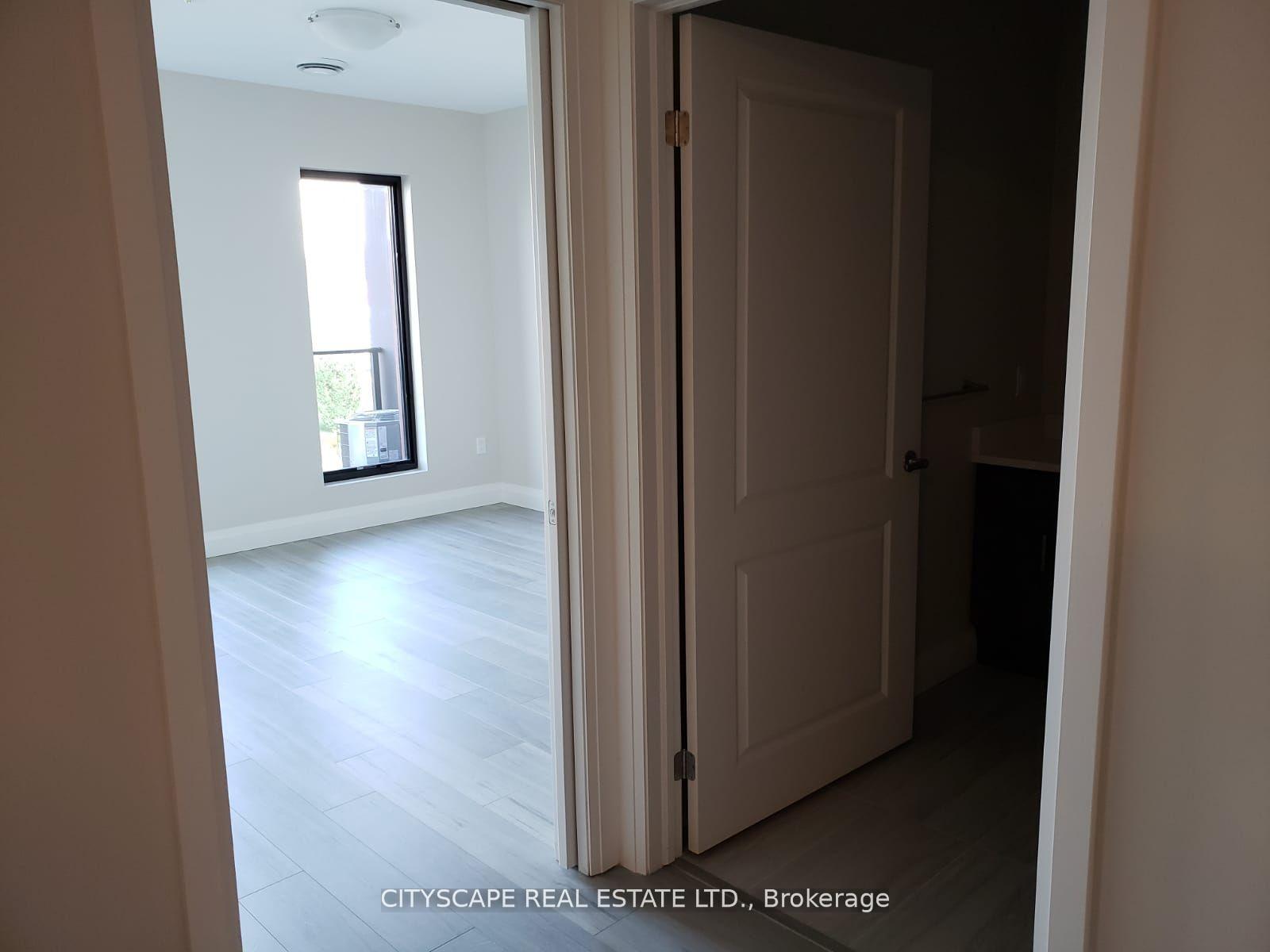 Photo 4 of Unit 313, 5 Wake Robin Drive, Kitchener, Larentian West — HOMEH
